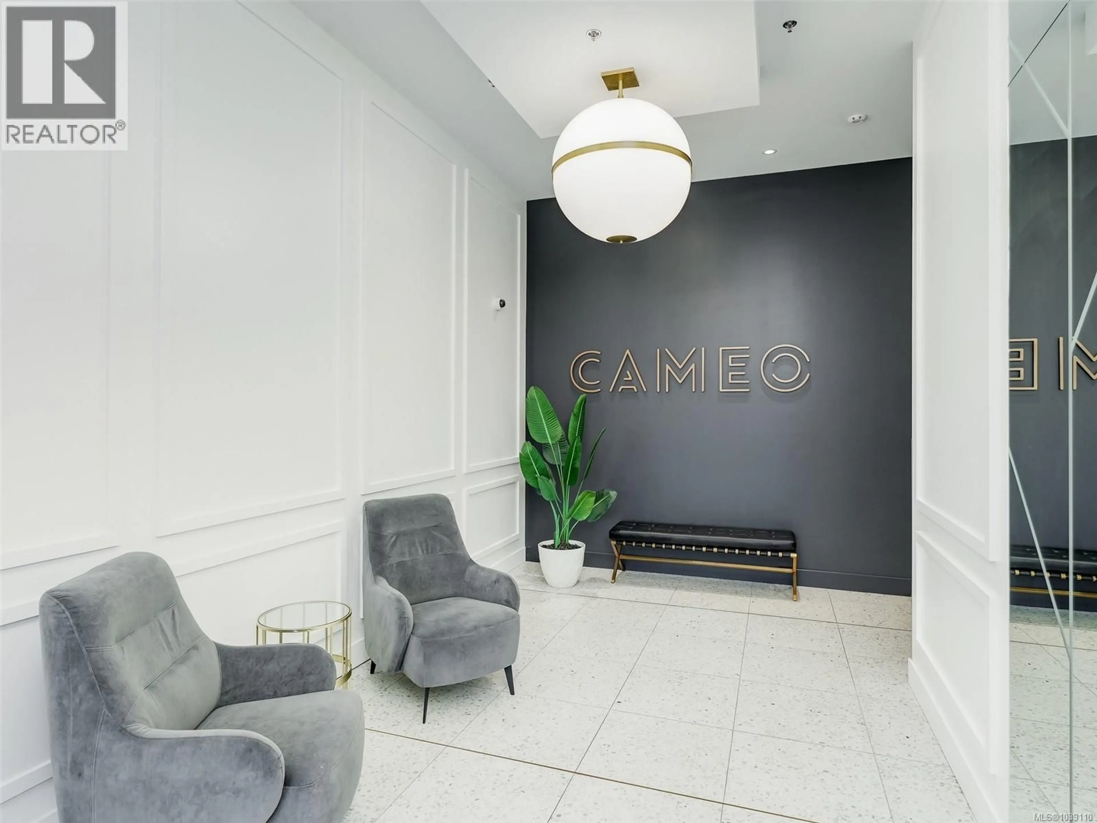 Lobby for 412 - 2461 SIDNEY AVENUE, Sidney British Columbia V8L1Y8