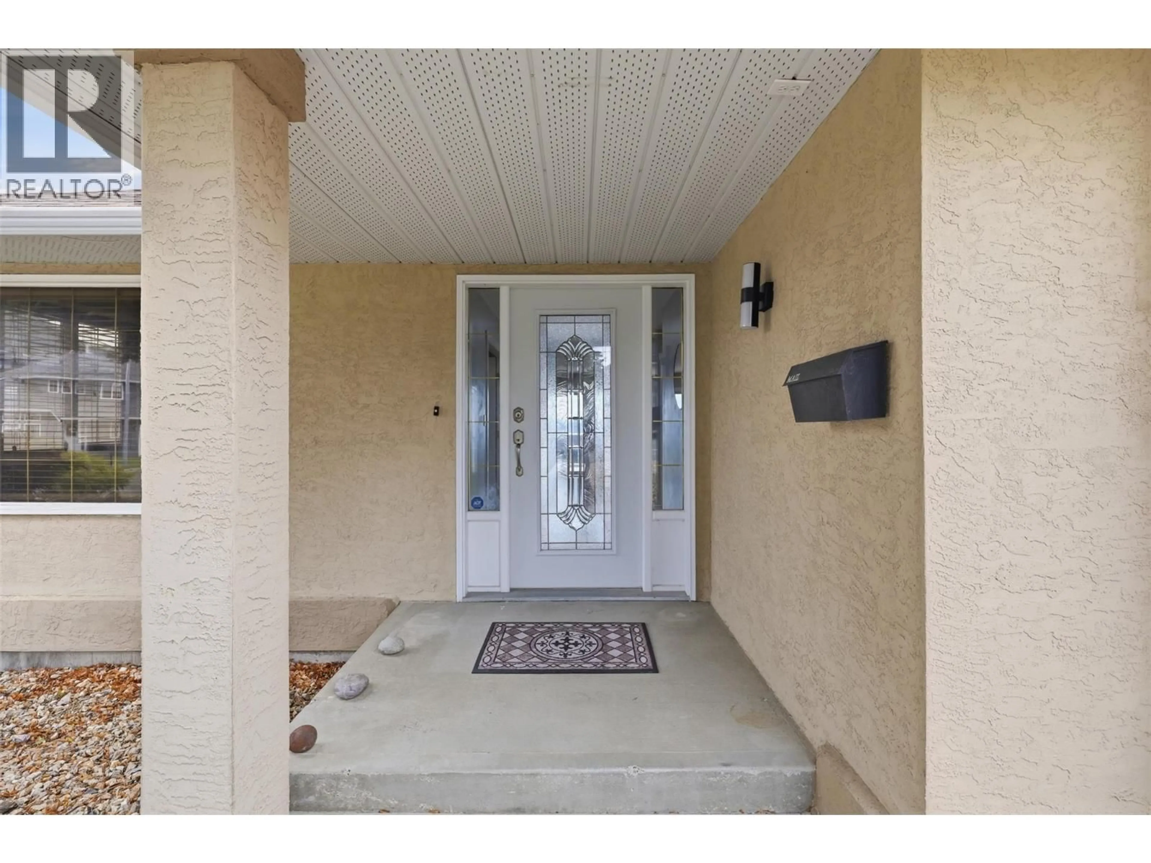 Indoor entryway for 2019 MUIRFIELD ROAD, Kamloops British Columbia V1S1S6