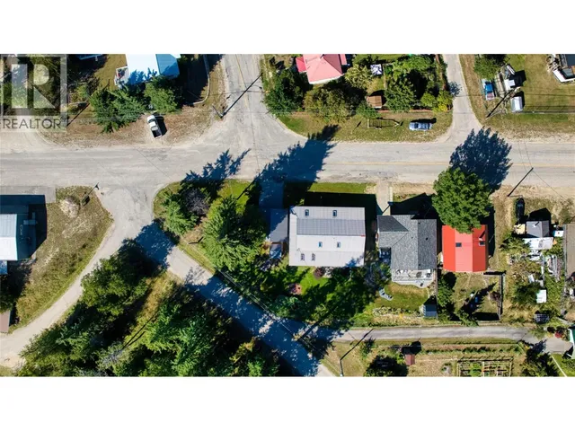 301 FOWLER STREET, Riondel 3