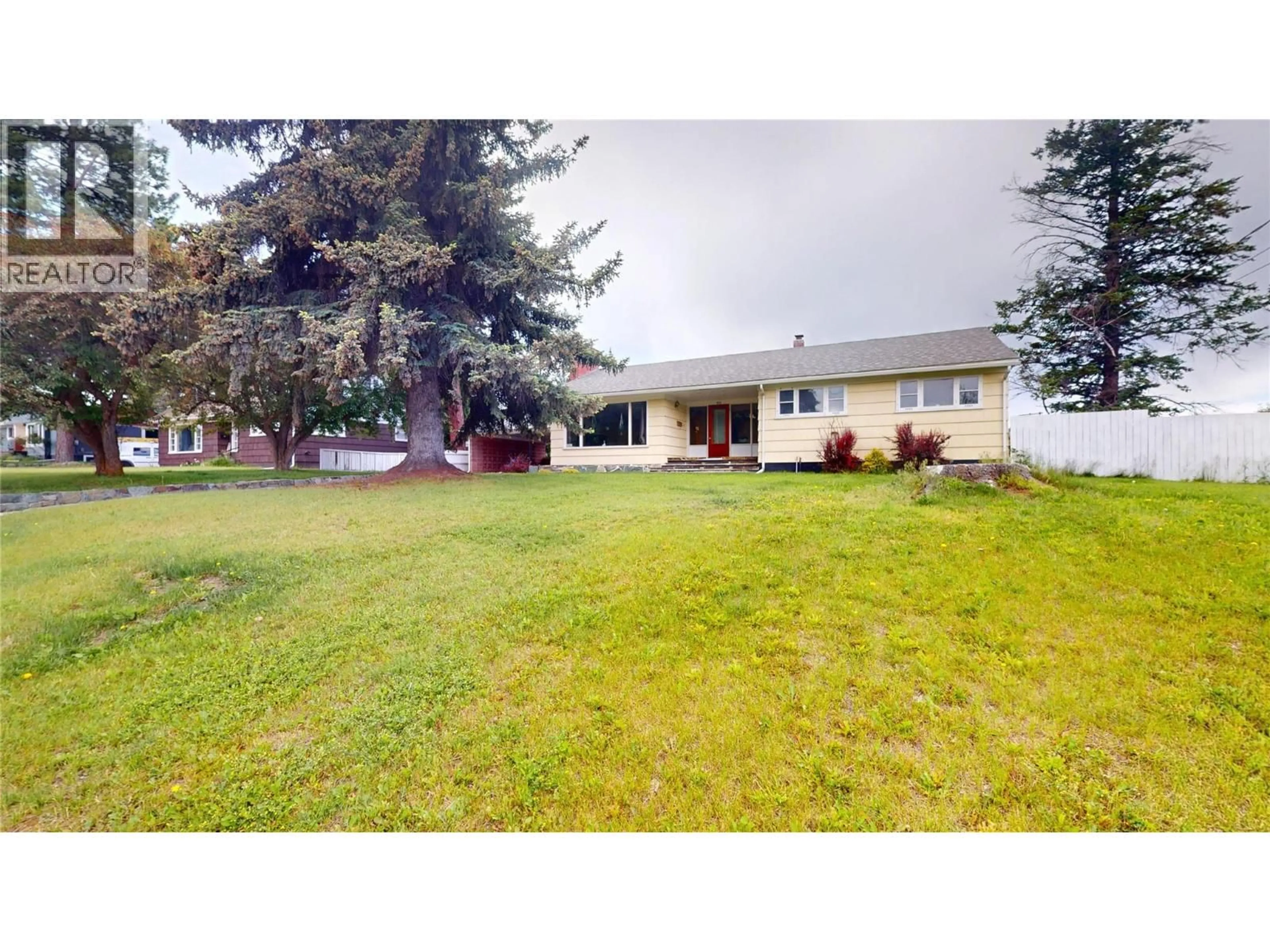 A pic from outside/outdoor area/front of a property/back of a property/a pic from drone, street for 511 14TH AVENUE SOUTH, Cranbrook British Columbia V1C2X9