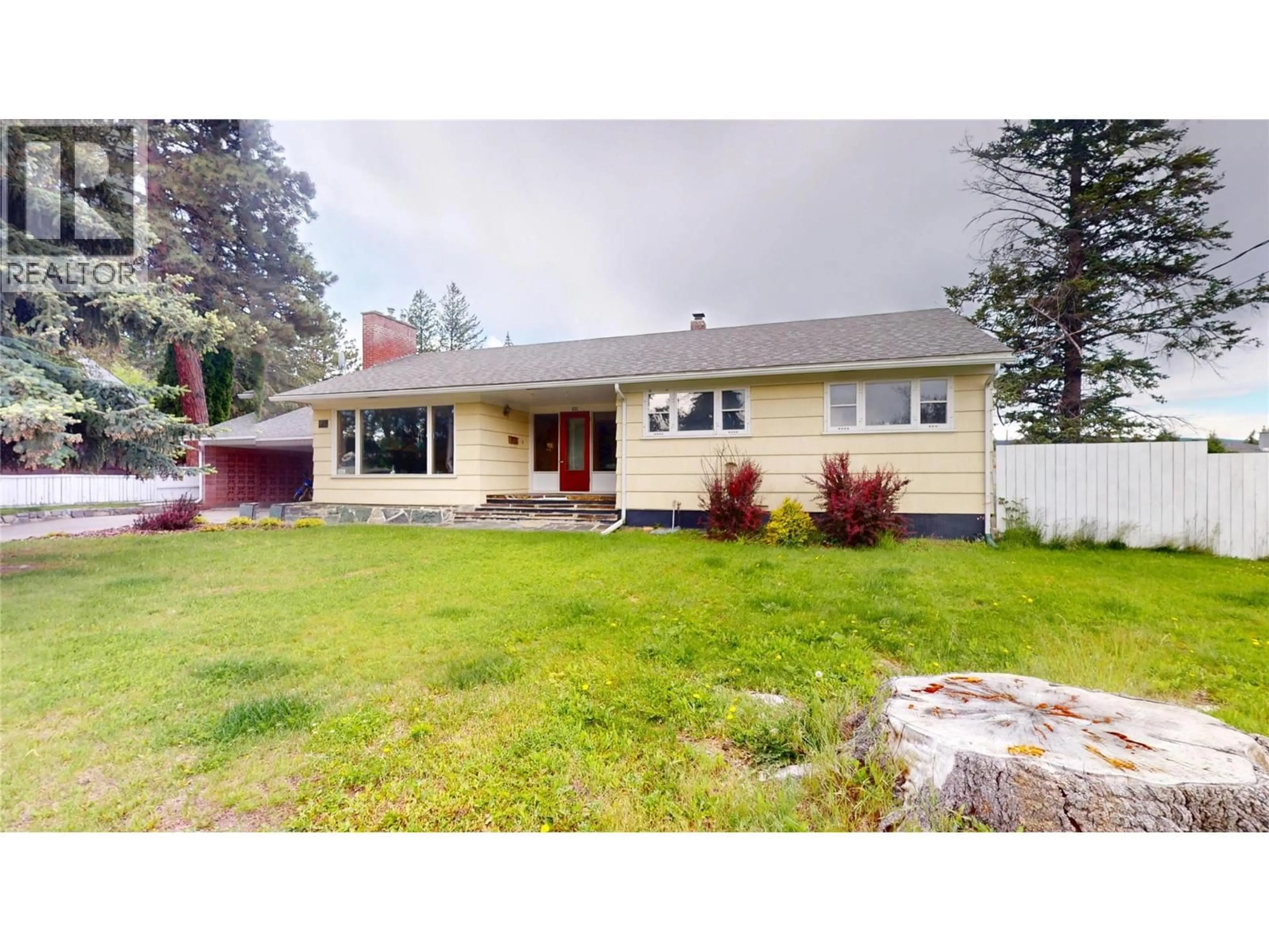 Home with vinyl exterior material, street for 511 14TH AVENUE SOUTH, Cranbrook British Columbia V1C2X9
