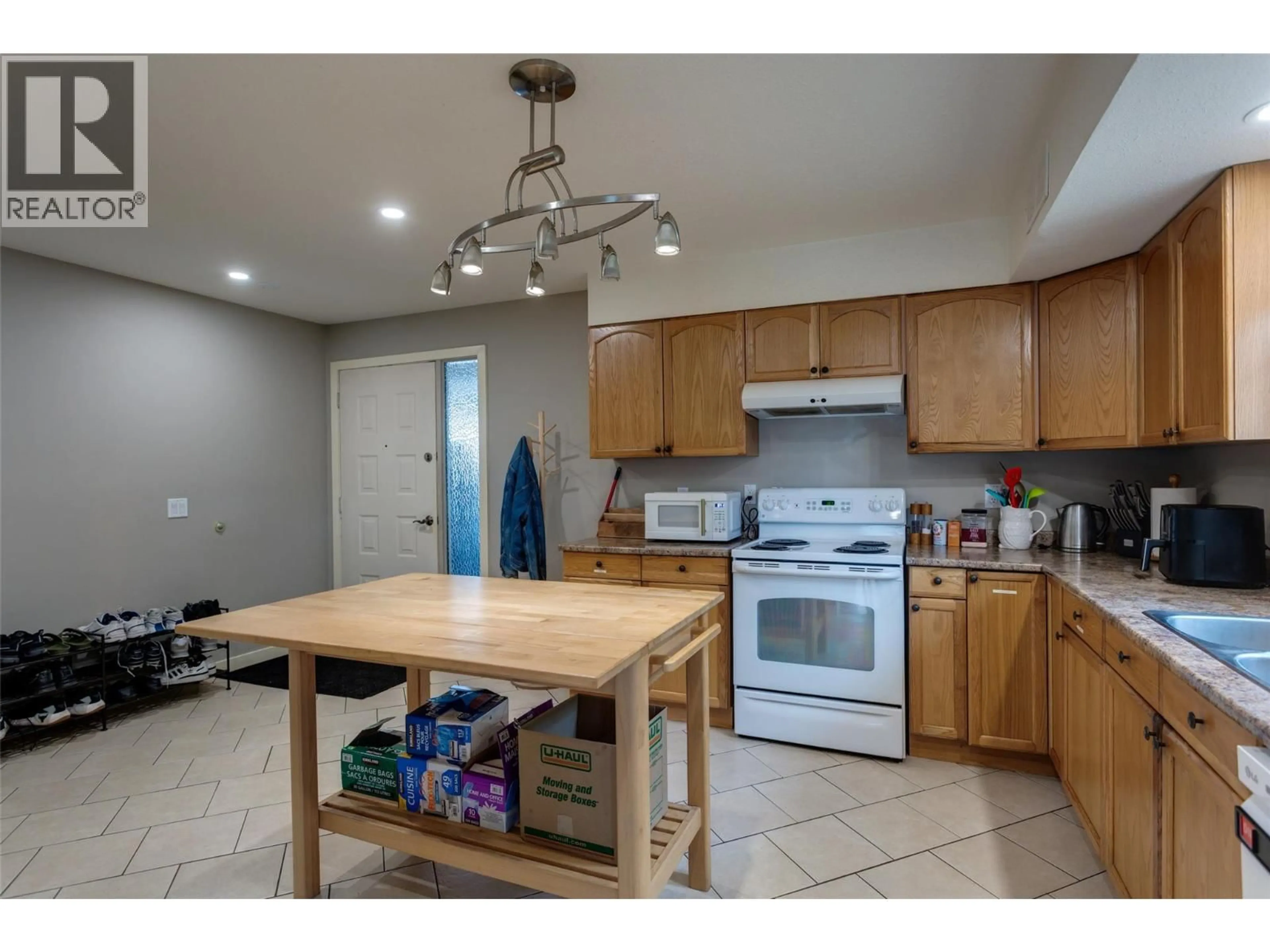 Standard kitchen, unknown for 1 - 500 LESTER ROAD, Kelowna British Columbia V1X6E2