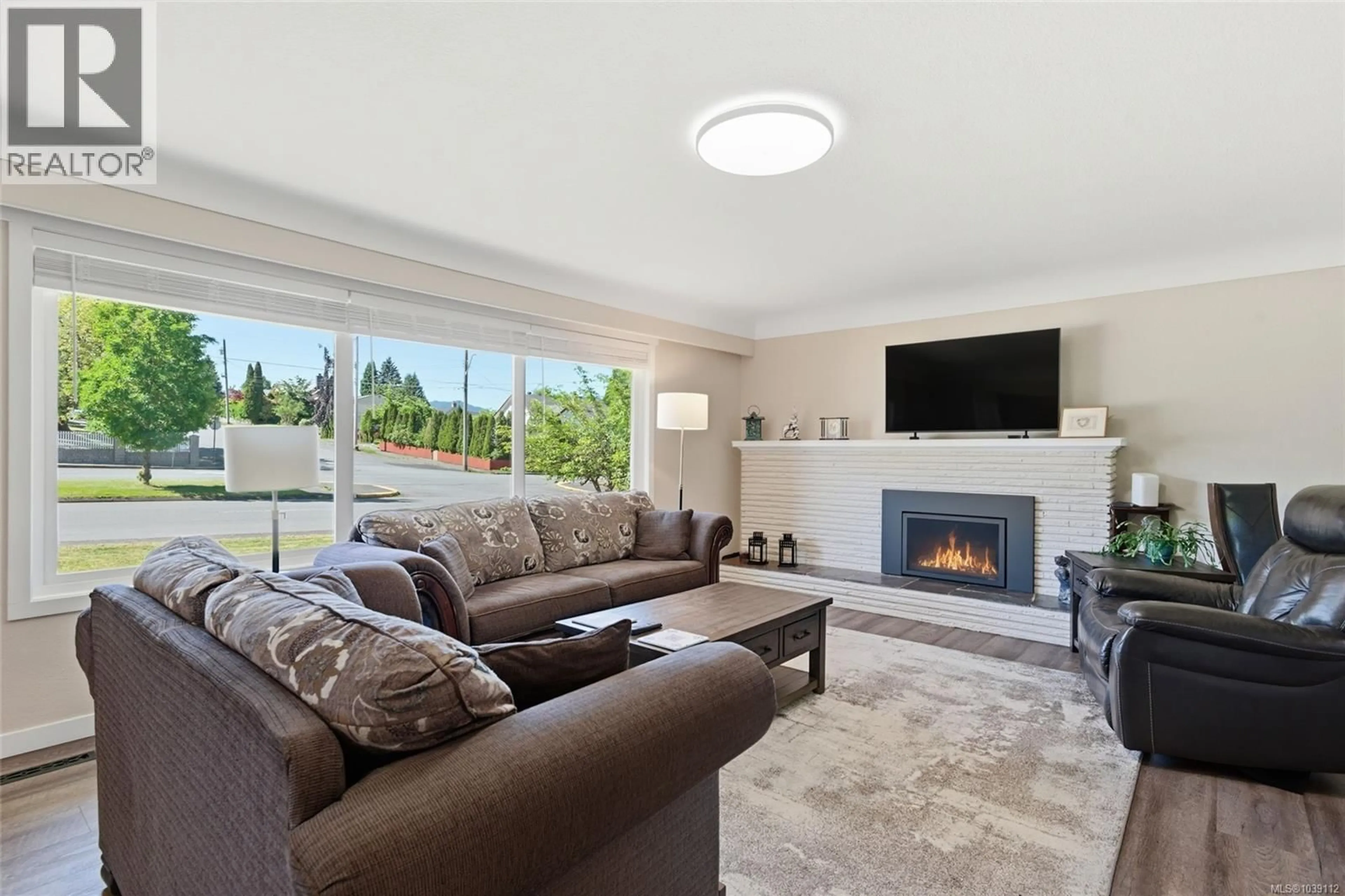 Living room with furniture, unknown for 4051 ARGYLE STREET, Port Alberni British Columbia V9Y1X1