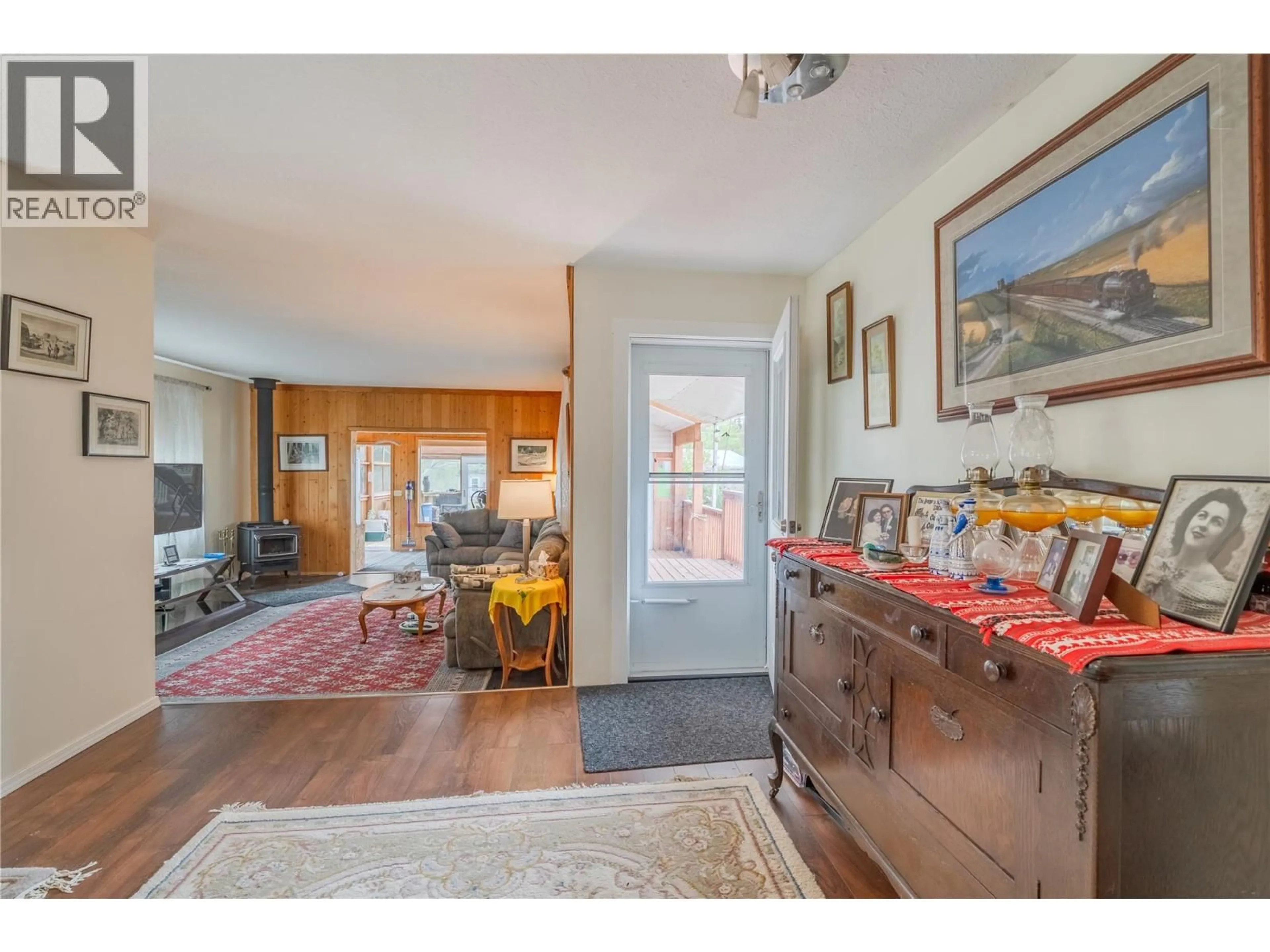 Indoor entryway for 1912 CHASM ROAD, 70 Mile House British Columbia V0K2K0