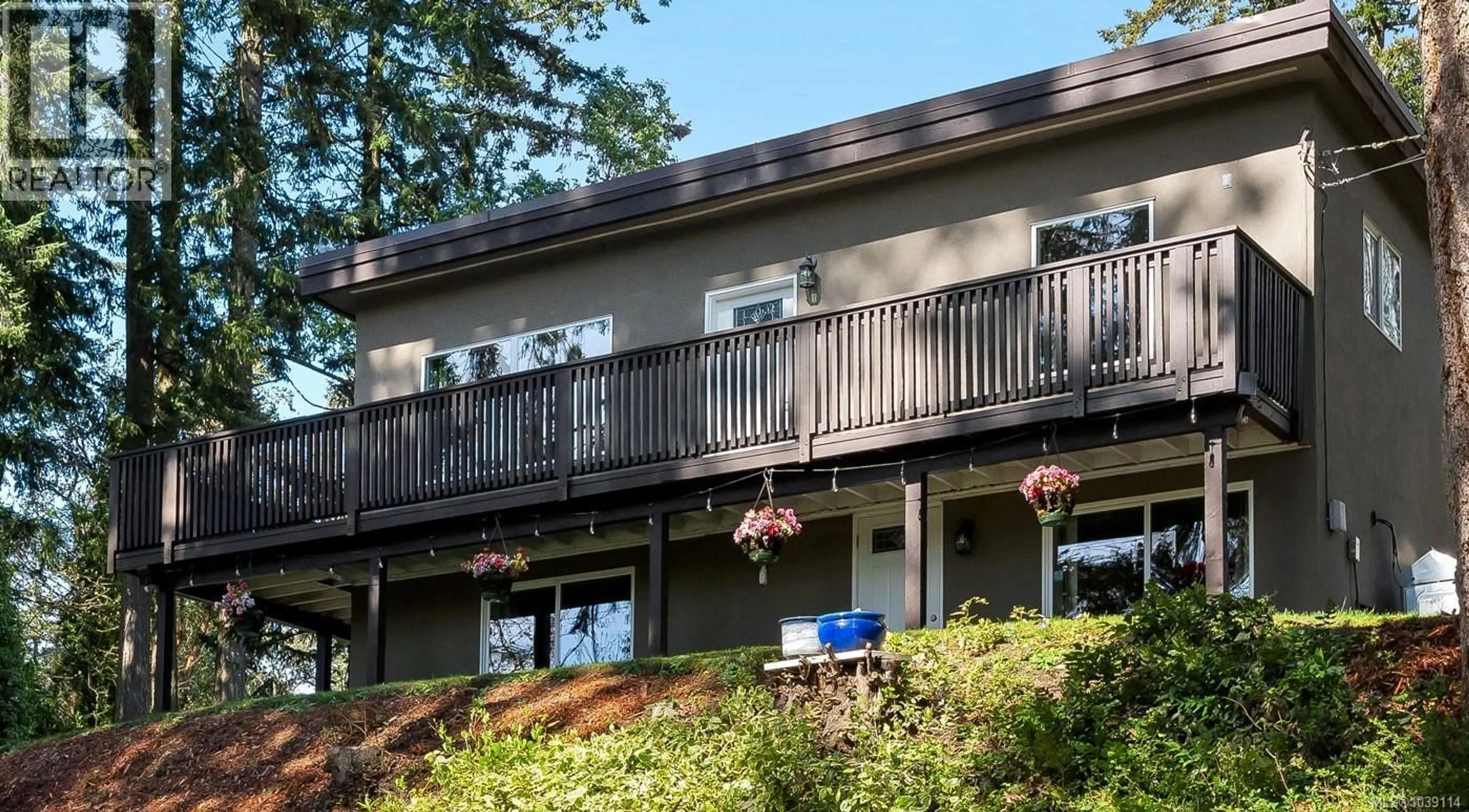 Home with vinyl exterior material, unknown for 1084 TATLOW ROAD, North Saanich British Columbia V8L5P3