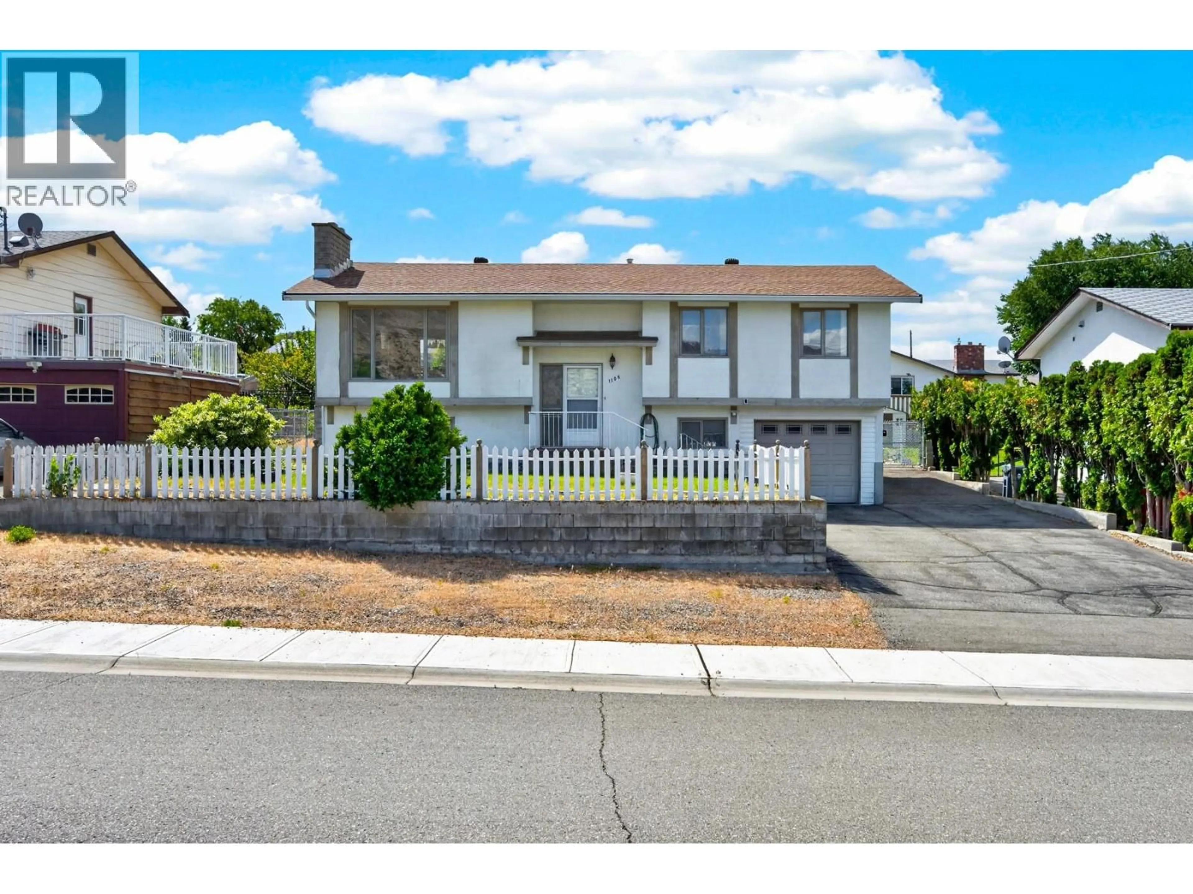 Home with vinyl exterior material, street for 1106 MACLEAN CRESCENT, Cache Creek British Columbia V0K1H0