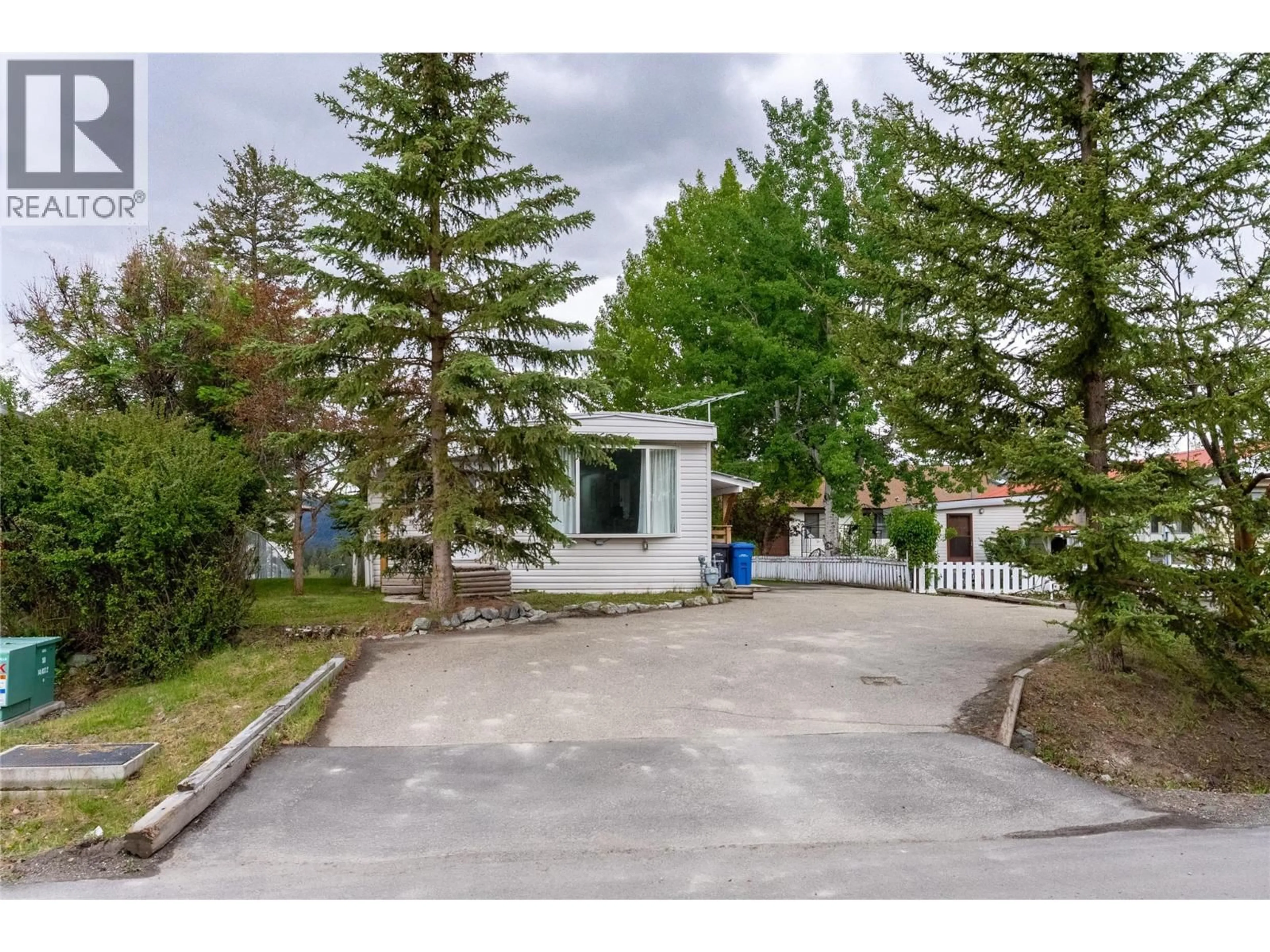 A pic from outside/outdoor area/front of a property/back of a property/a pic from drone, street for 5 COPPER COURT, Logan Lake British Columbia V0K1W0
