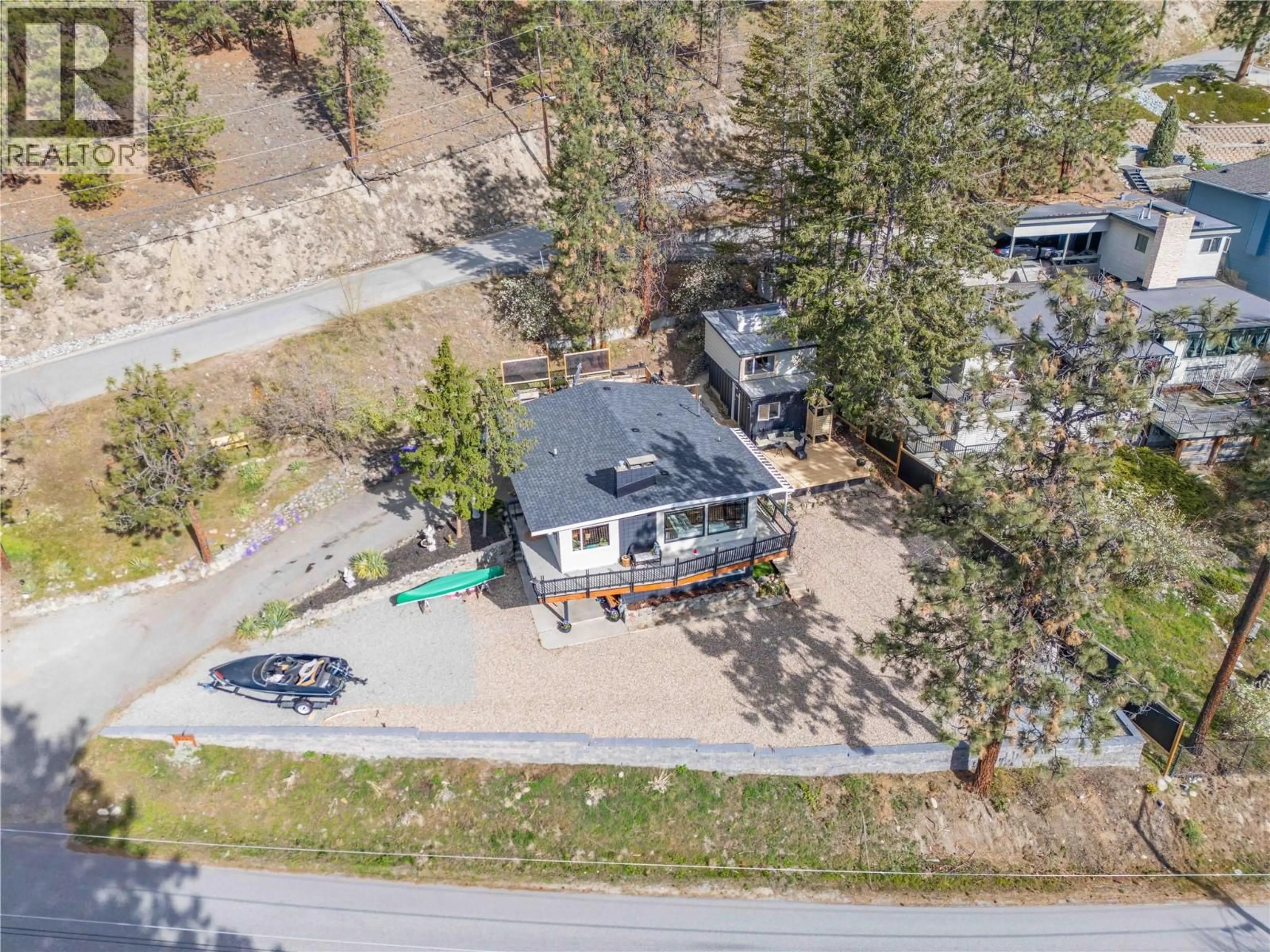 A pic from outside/outdoor area/front of a property/back of a property/a pic from drone, unknown for 3991 DESERT PINES AVENUE, Peachland British Columbia V0H1X2