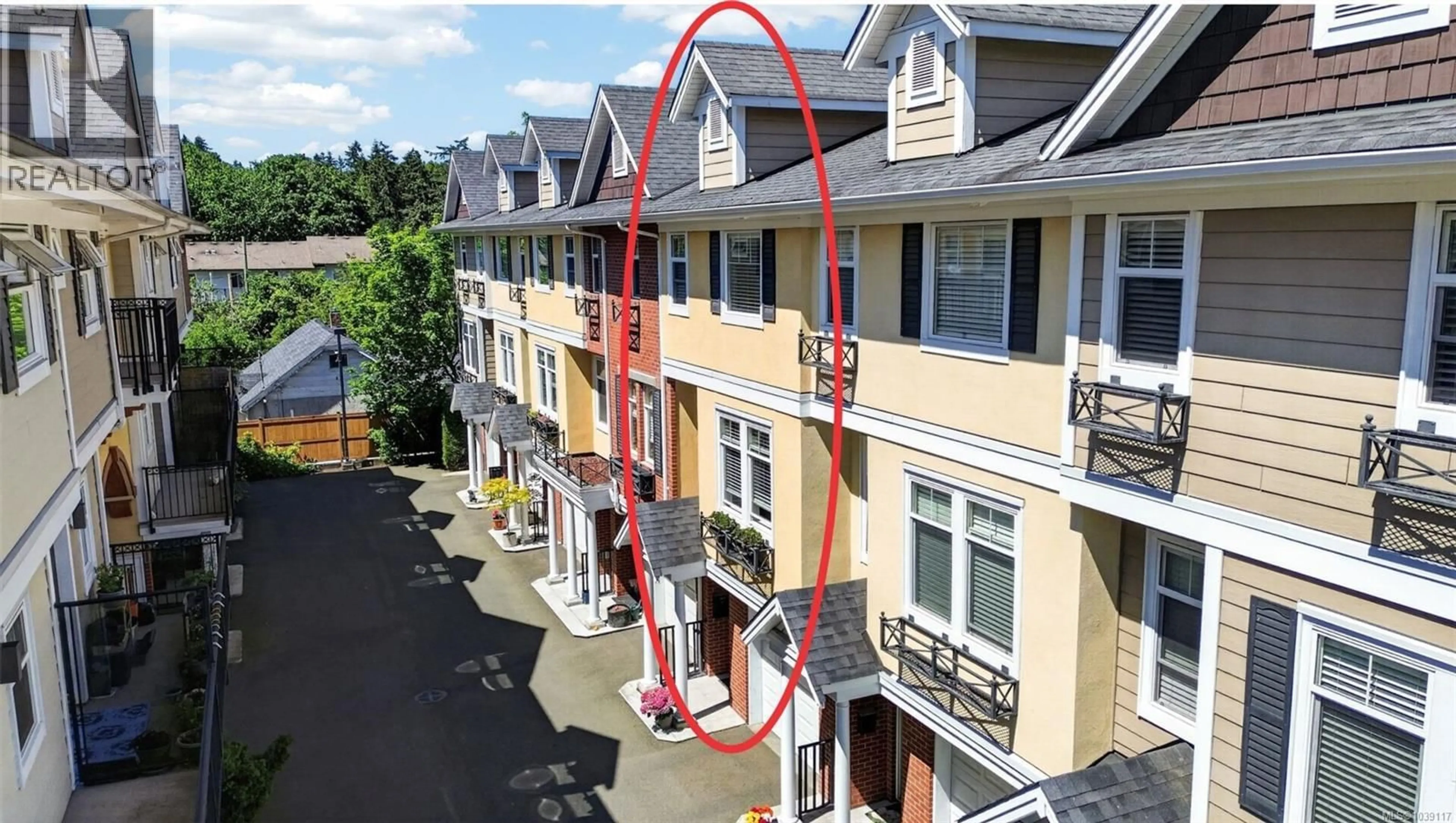 A pic from outside/outdoor area/front of a property/back of a property/a pic from drone, unknown for 109 - 50 MILL STREET, Nanaimo British Columbia V9R5A6