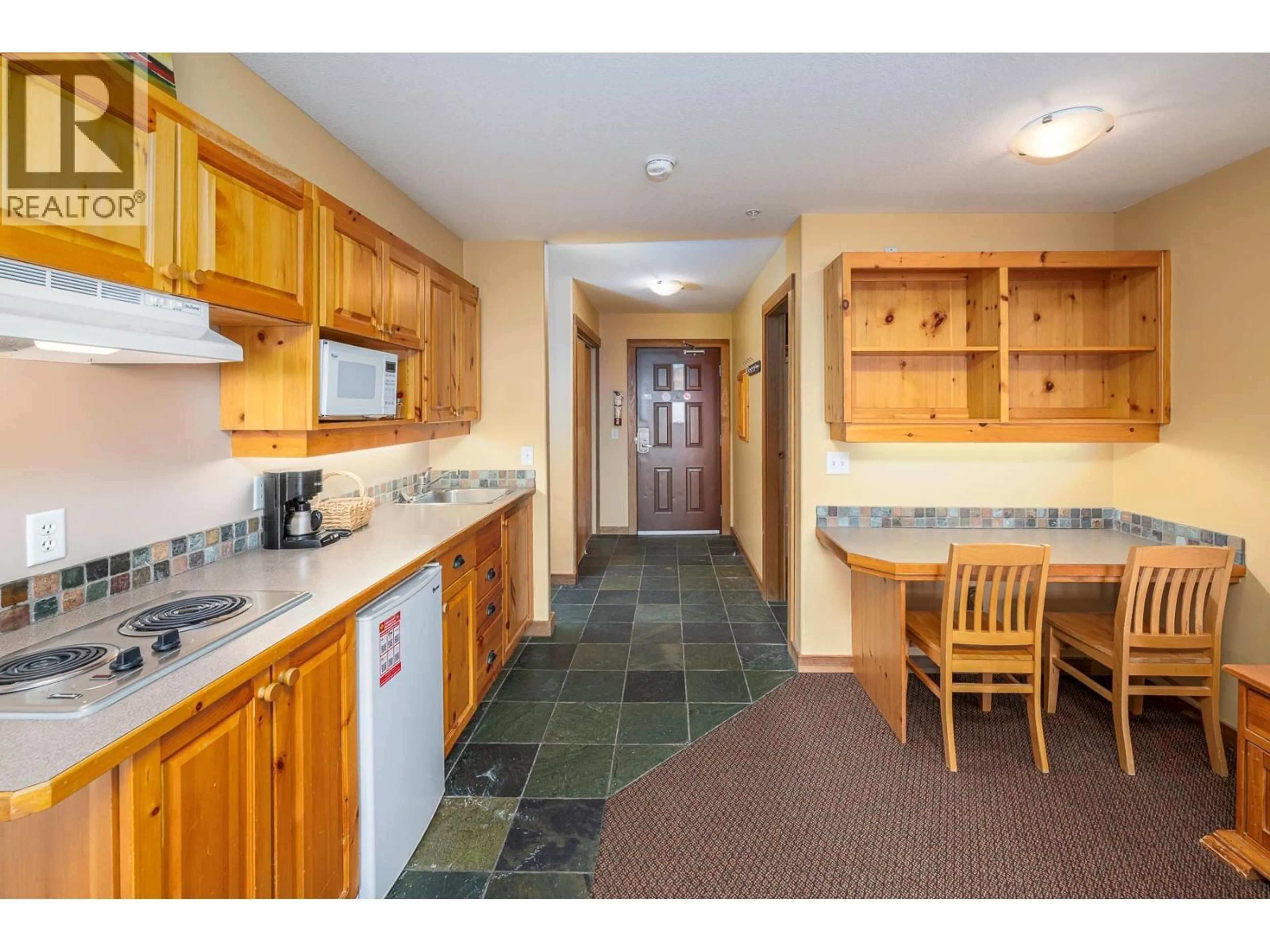 Standard kitchen, ceramic/tile floor for 316 - 5335 BIG WHITE ROAD, Big White British Columbia V1P1T4