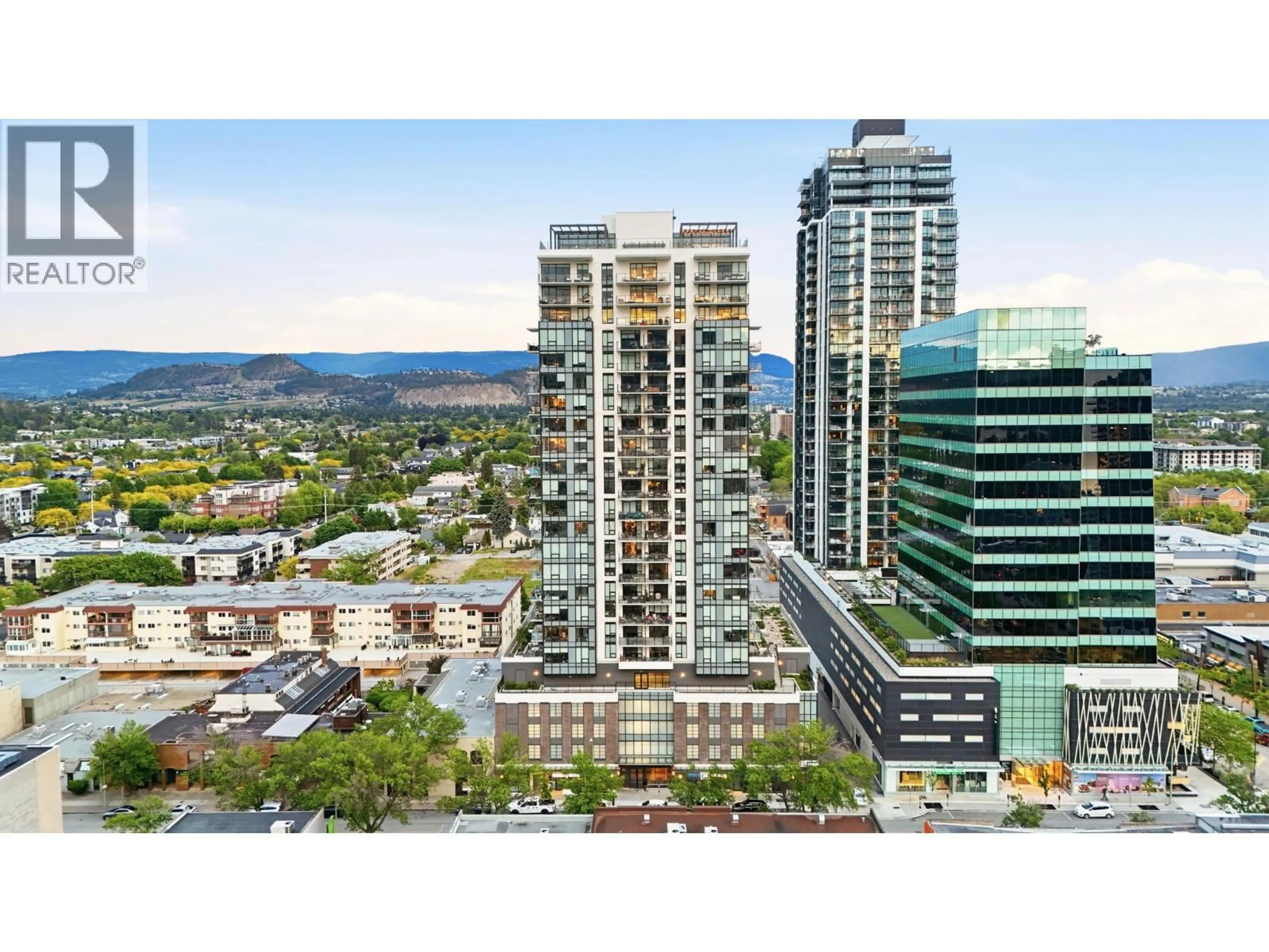 A pic from outside/outdoor area/front of a property/back of a property/a pic from drone, city buildings view from balcony for 1610 - 1471 ST PAUL STREET, Kelowna British Columbia V1Y2E4