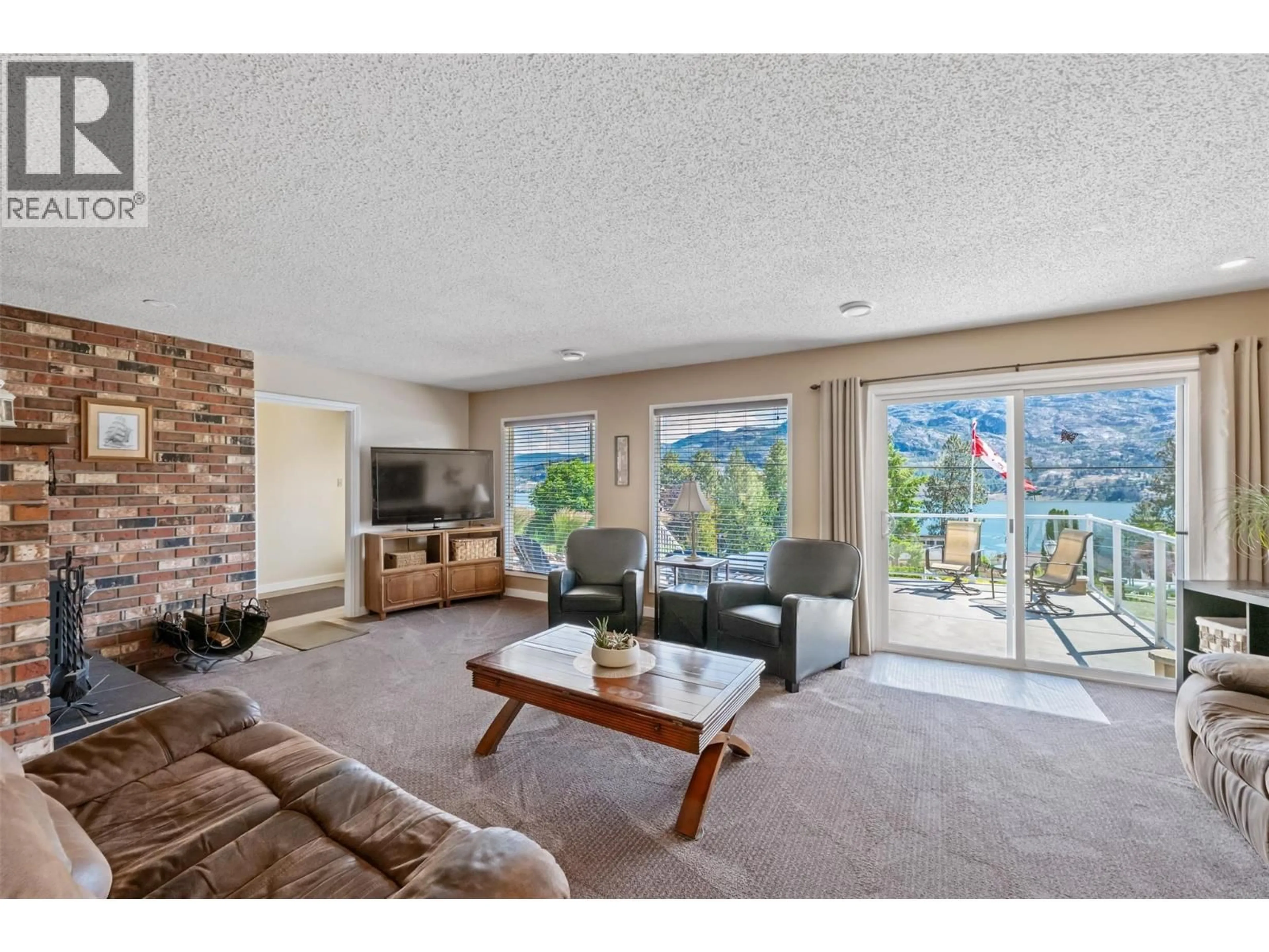 Living room with furniture, unknown for 465 PINEVIEW DRIVE, Kaleden British Columbia V0H1K0