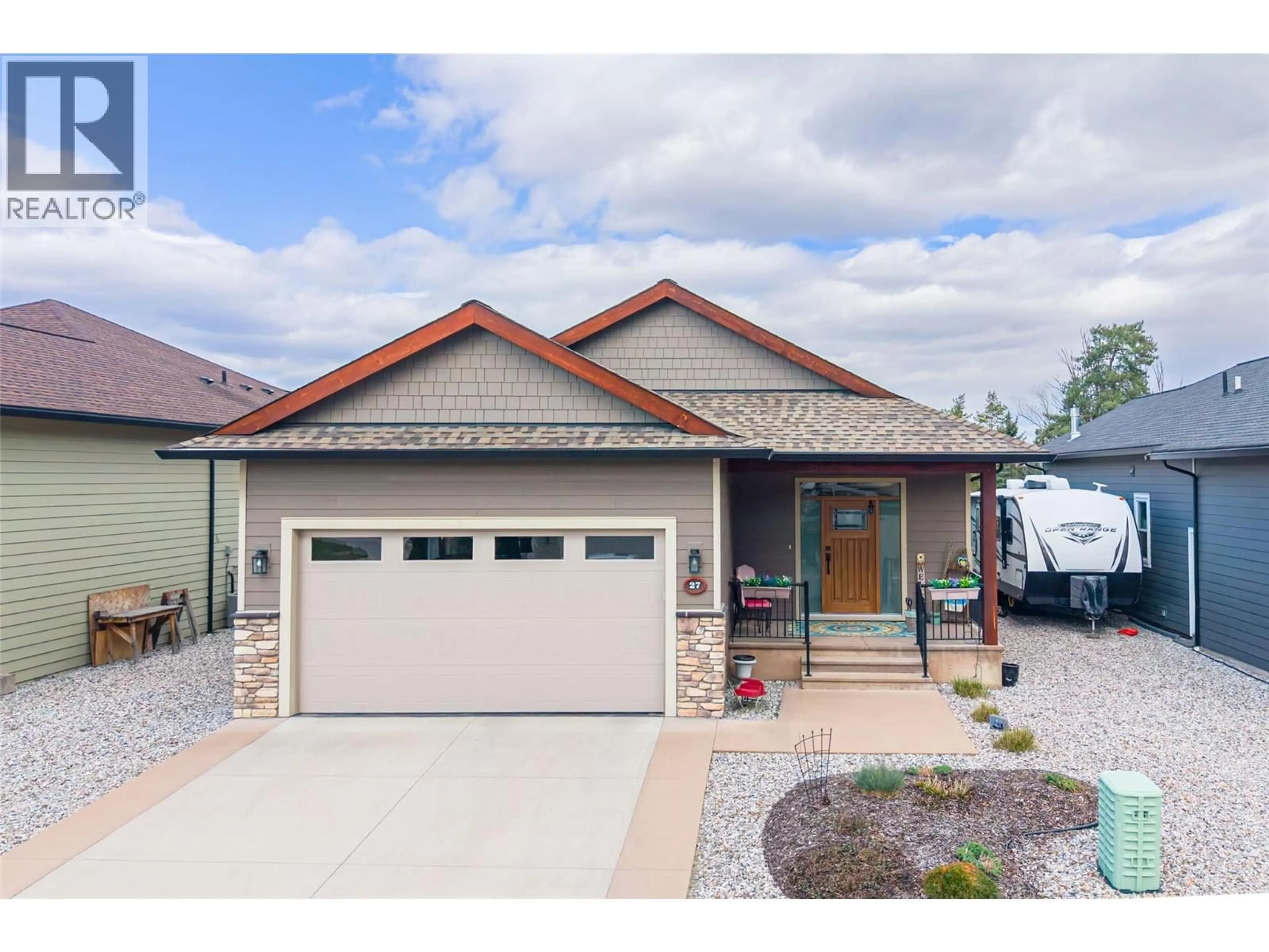 Home with vinyl exterior material, street for 27 - 2444 YORK AVENUE, Armstrong British Columbia V4Y0Y3