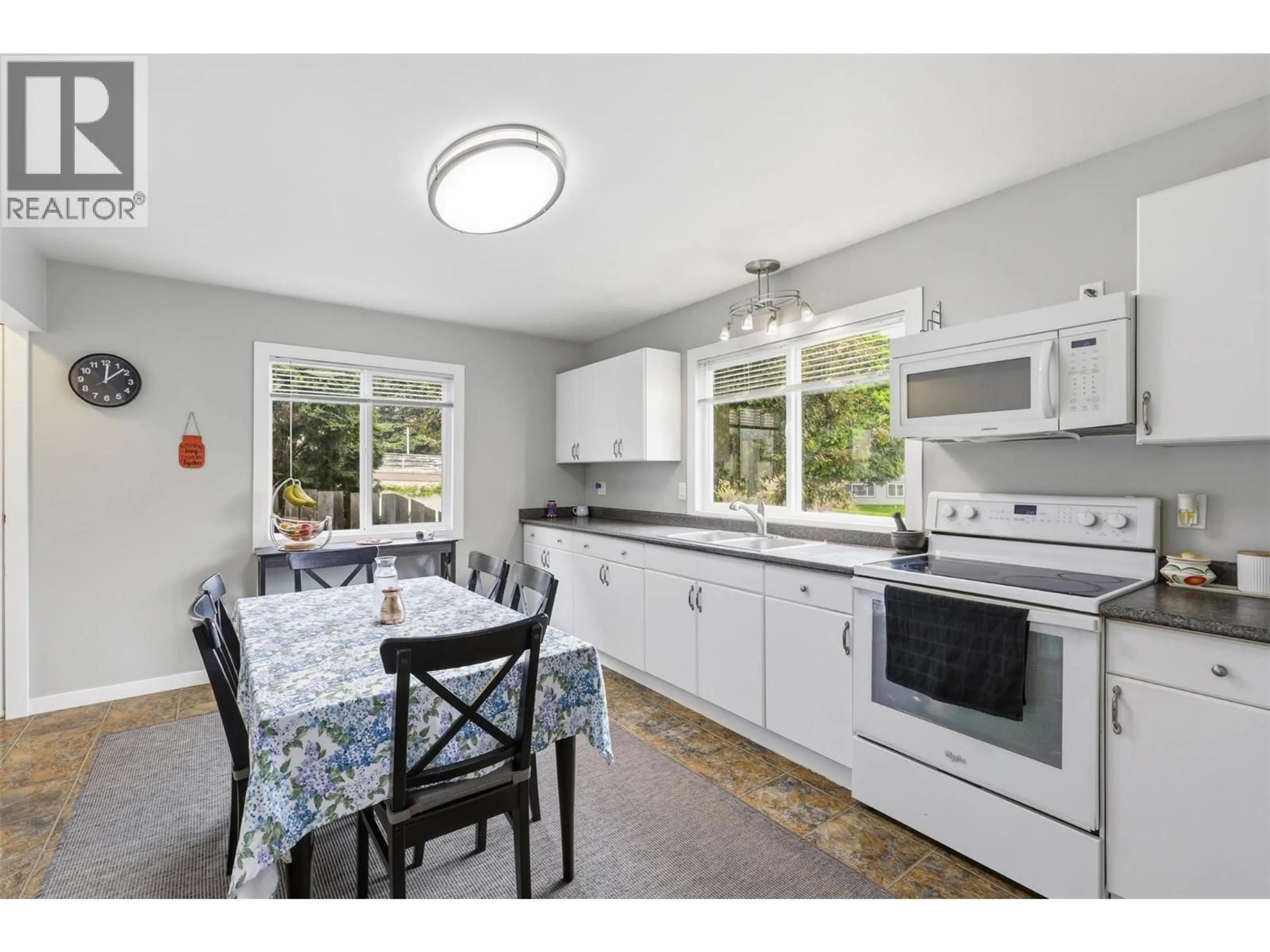Standard kitchen, unknown for 1365 COLUMBIA STREET, Kamloops British Columbia V2C2W6