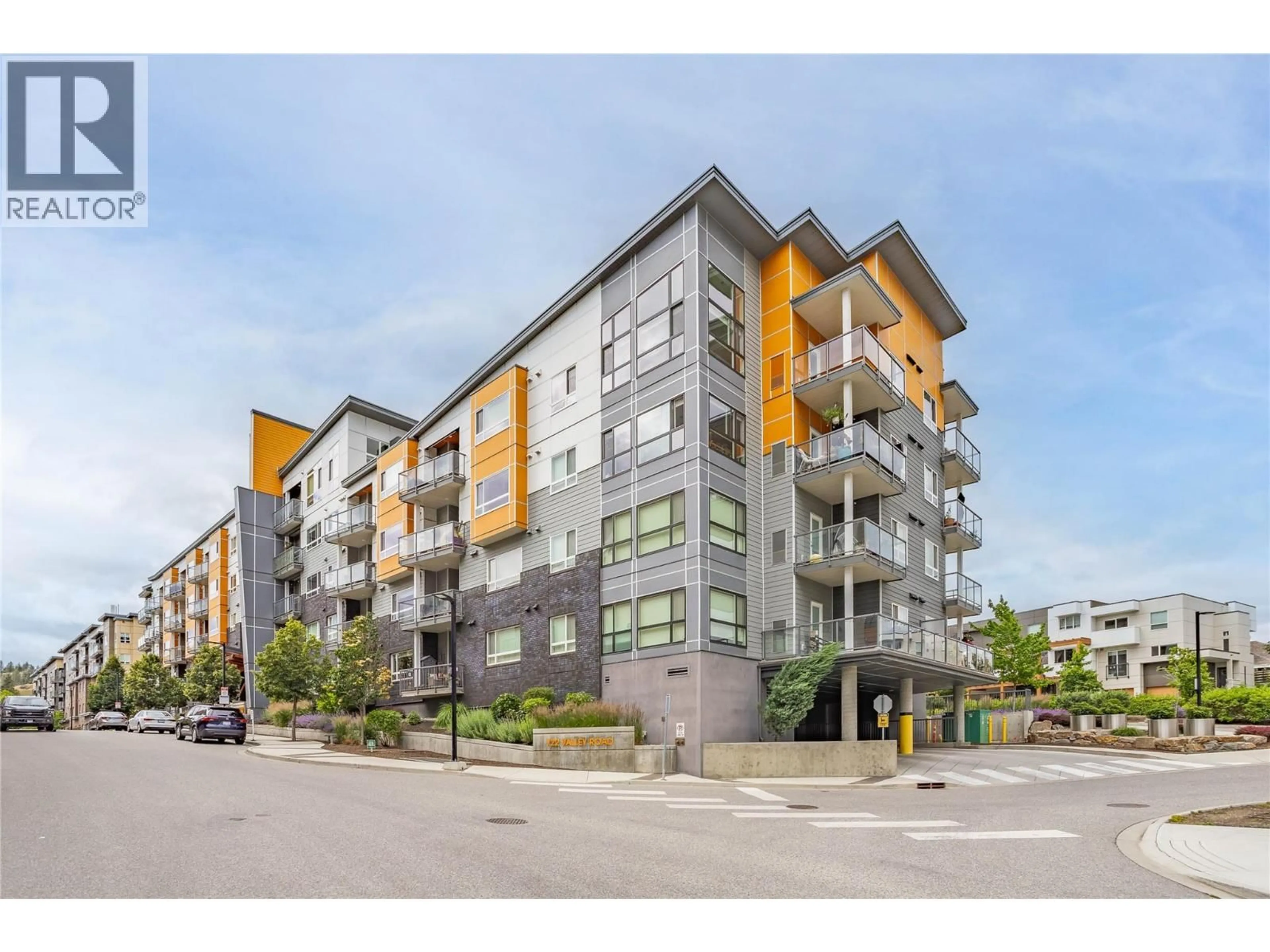 A pic from outside/outdoor area/front of a property/back of a property/a pic from drone, street for 417 - 722 VALLEY ROAD, Kelowna British Columbia V1V2E6