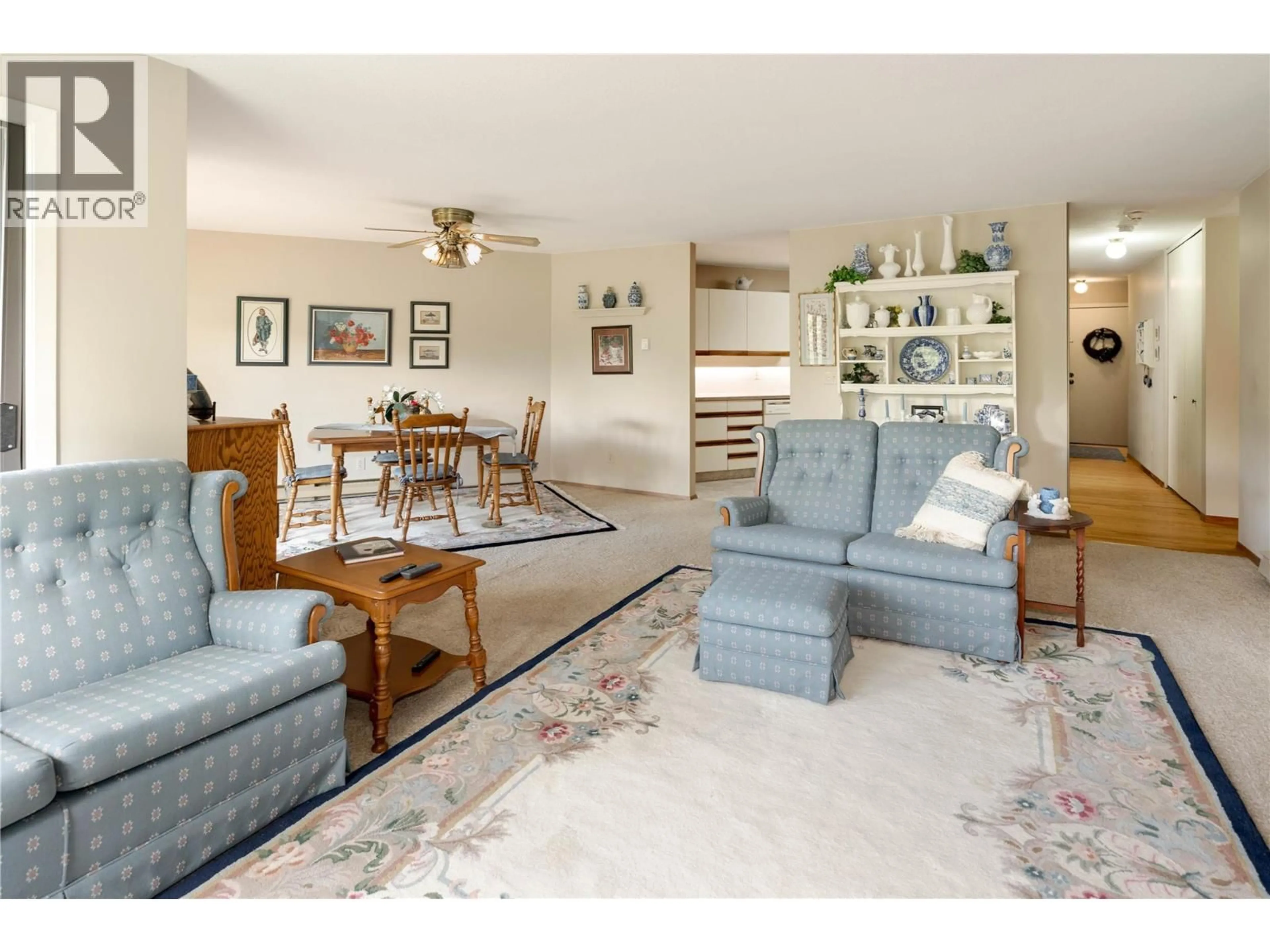 Living room with furniture, unknown for 306 - 1640 UFTON COURT, Kelowna British Columbia V1Y8L5
