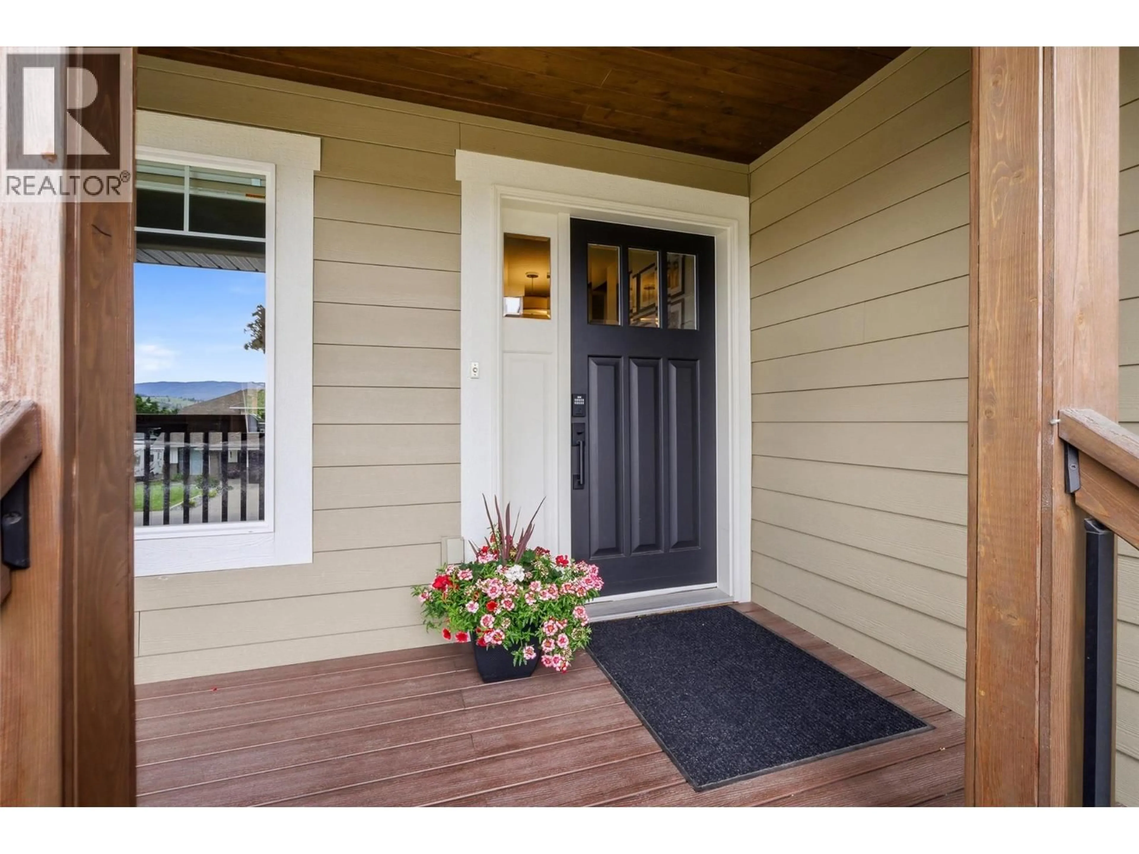 Indoor entryway for 1867 JUNIPER DRIVE, Merritt British Columbia V1K1J4