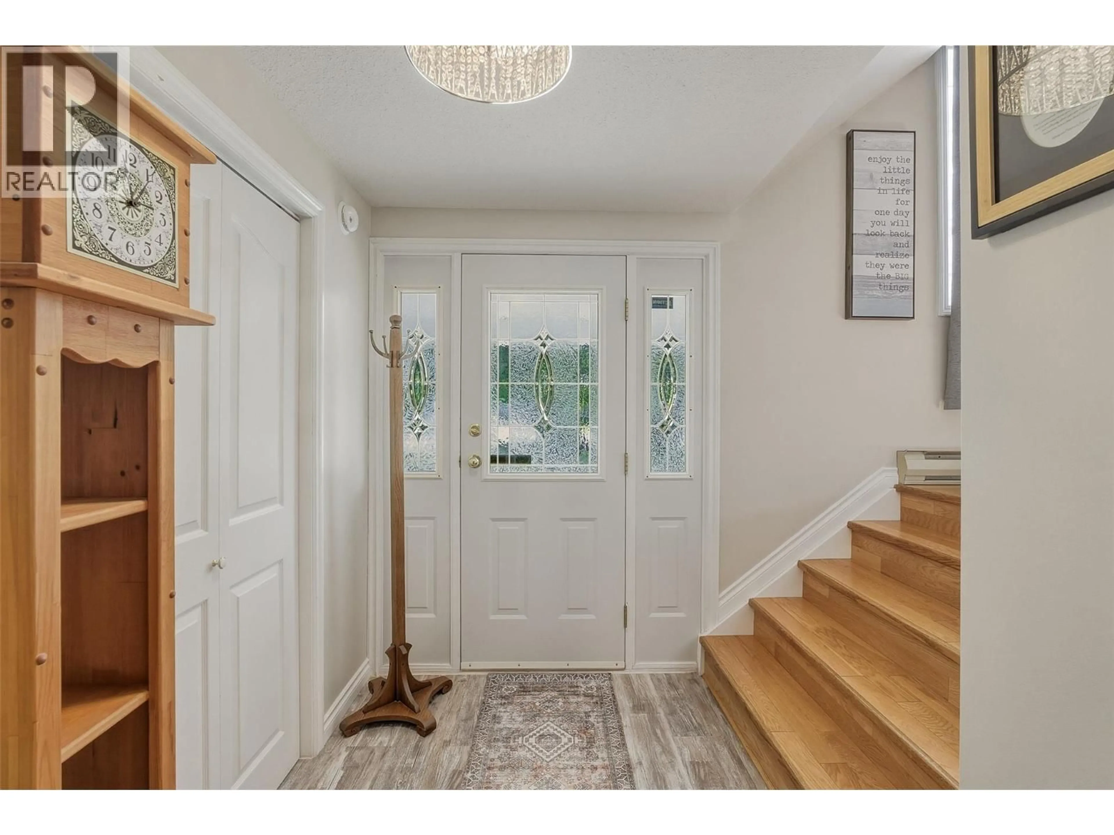 Indoor entryway for 125 CORRY PLACE, Penticton British Columbia V2A3S2