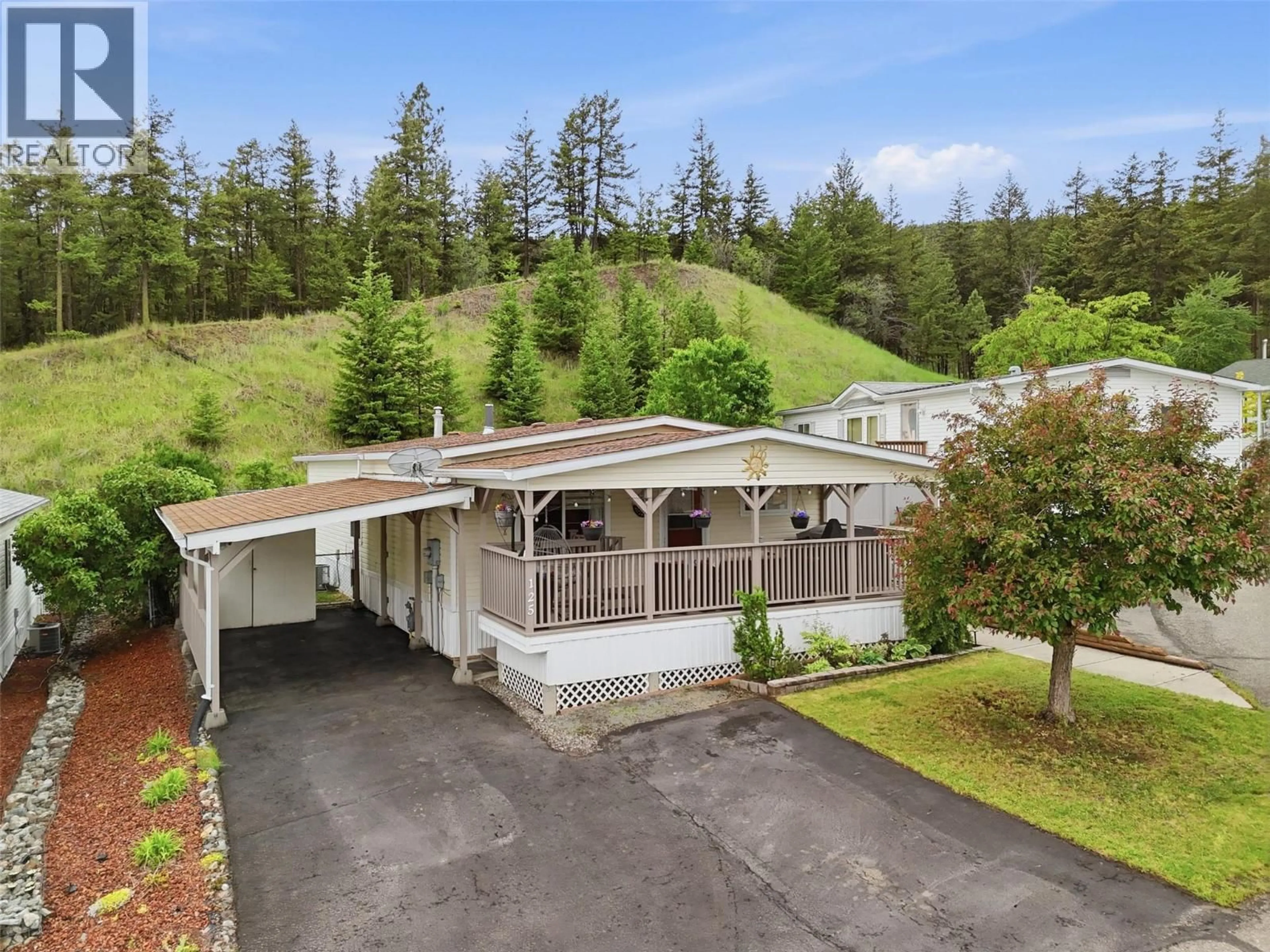 A pic from outside/outdoor area/front of a property/back of a property/a pic from drone, unknown for 125 - 1555 HOWE ROAD, Kamloops British Columbia V1S1Y4
