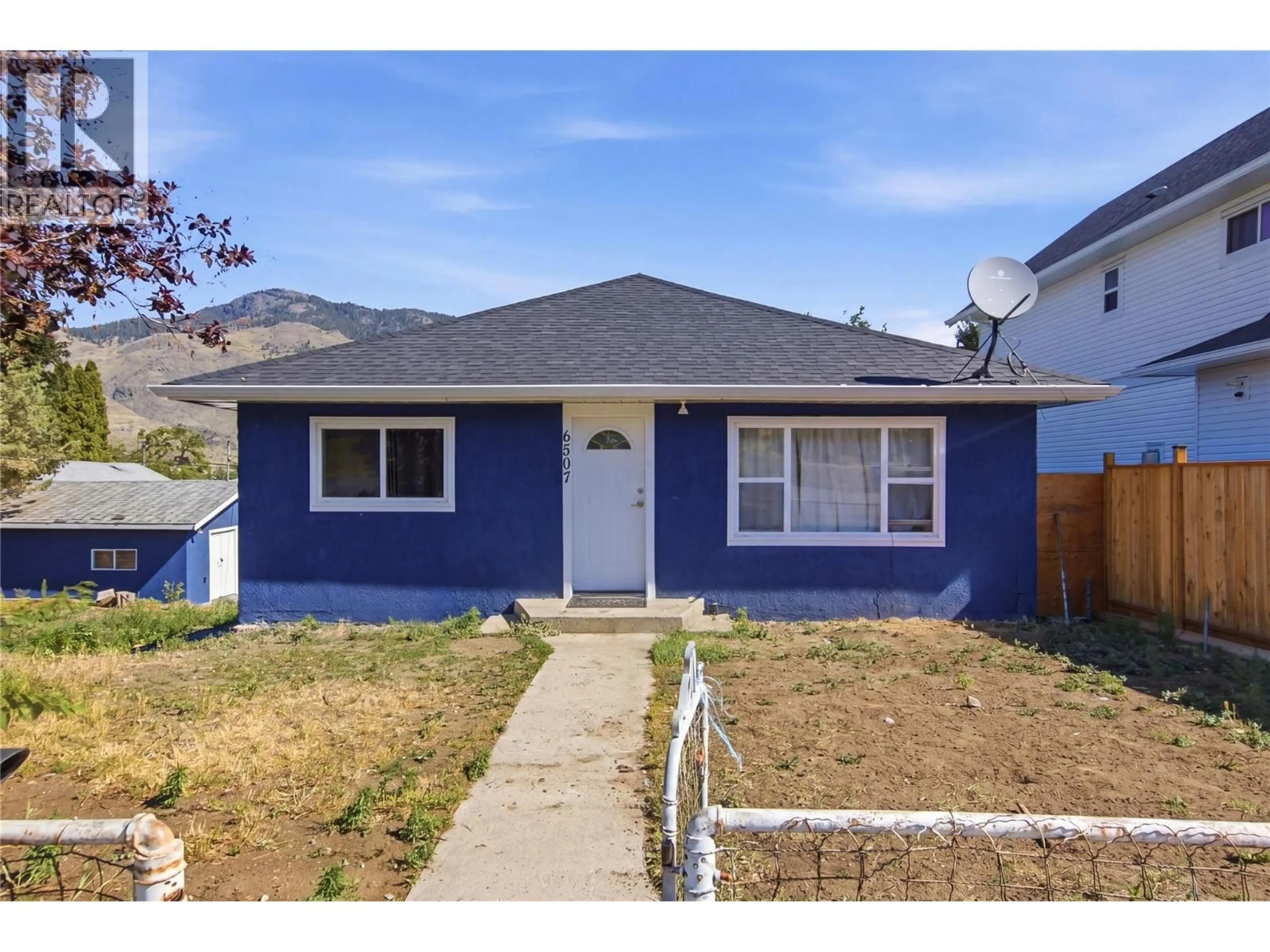 Home with vinyl exterior material, street for 6507 SAVONA ACCESS ROAD, Kamloops British Columbia V0K2J0