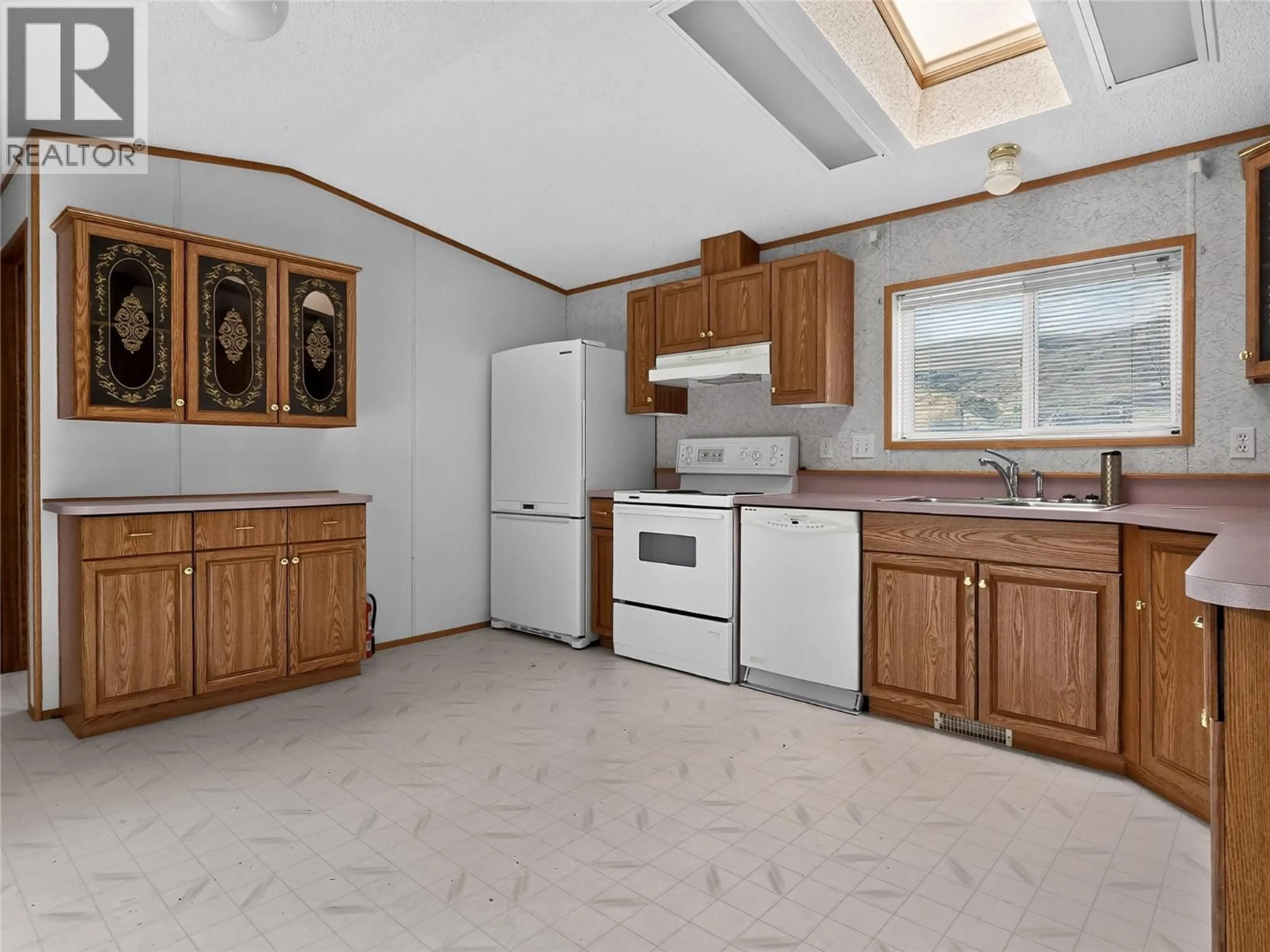 Standard kitchen, ceramic/tile floor for 71 - 701 TRANS CANADA HIGHWAY, Cache Creek British Columbia V0K1H0