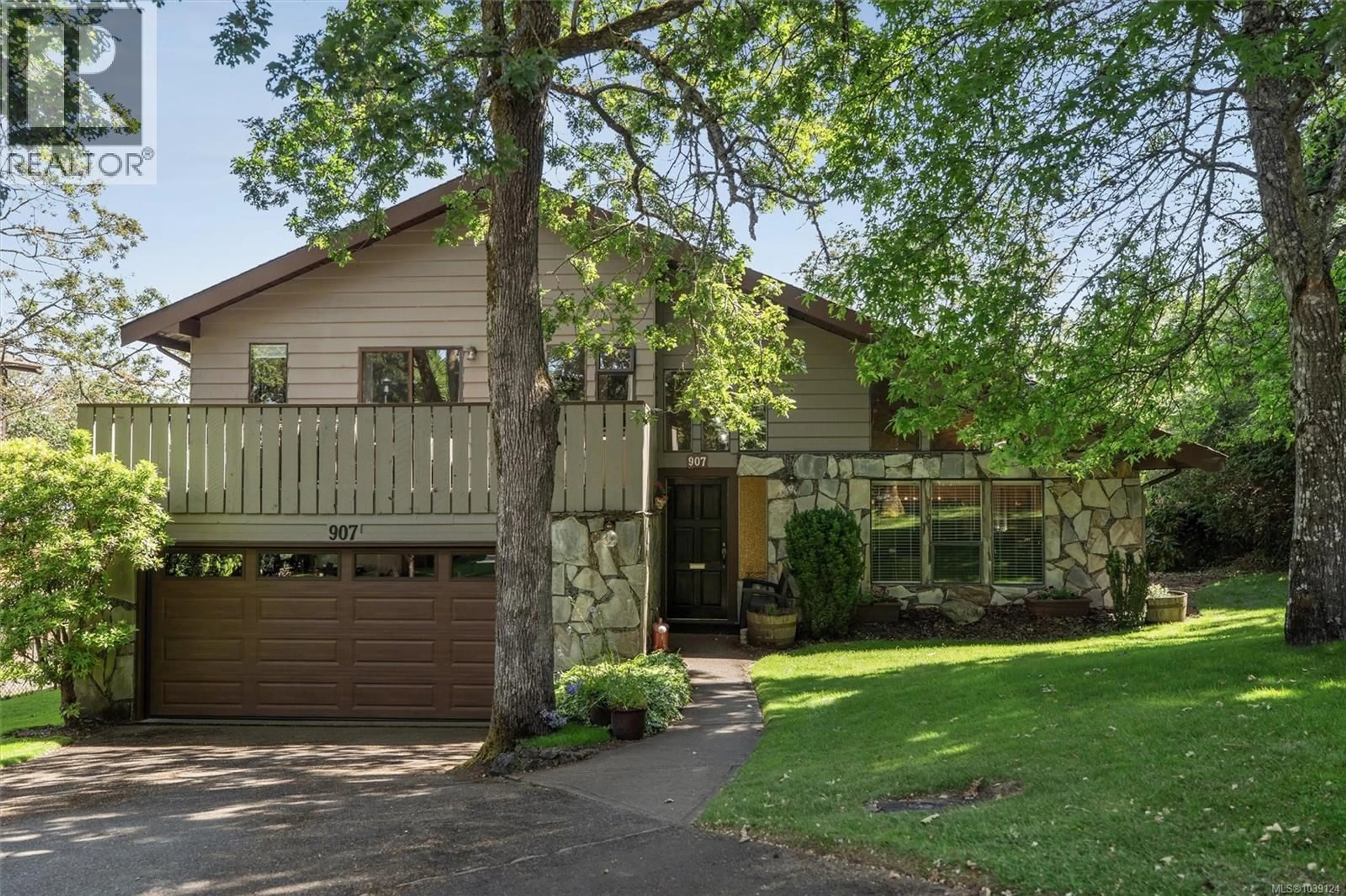 Unknown for 907 WOODHALL DRIVE, Saanich British Columbia V8X3L7