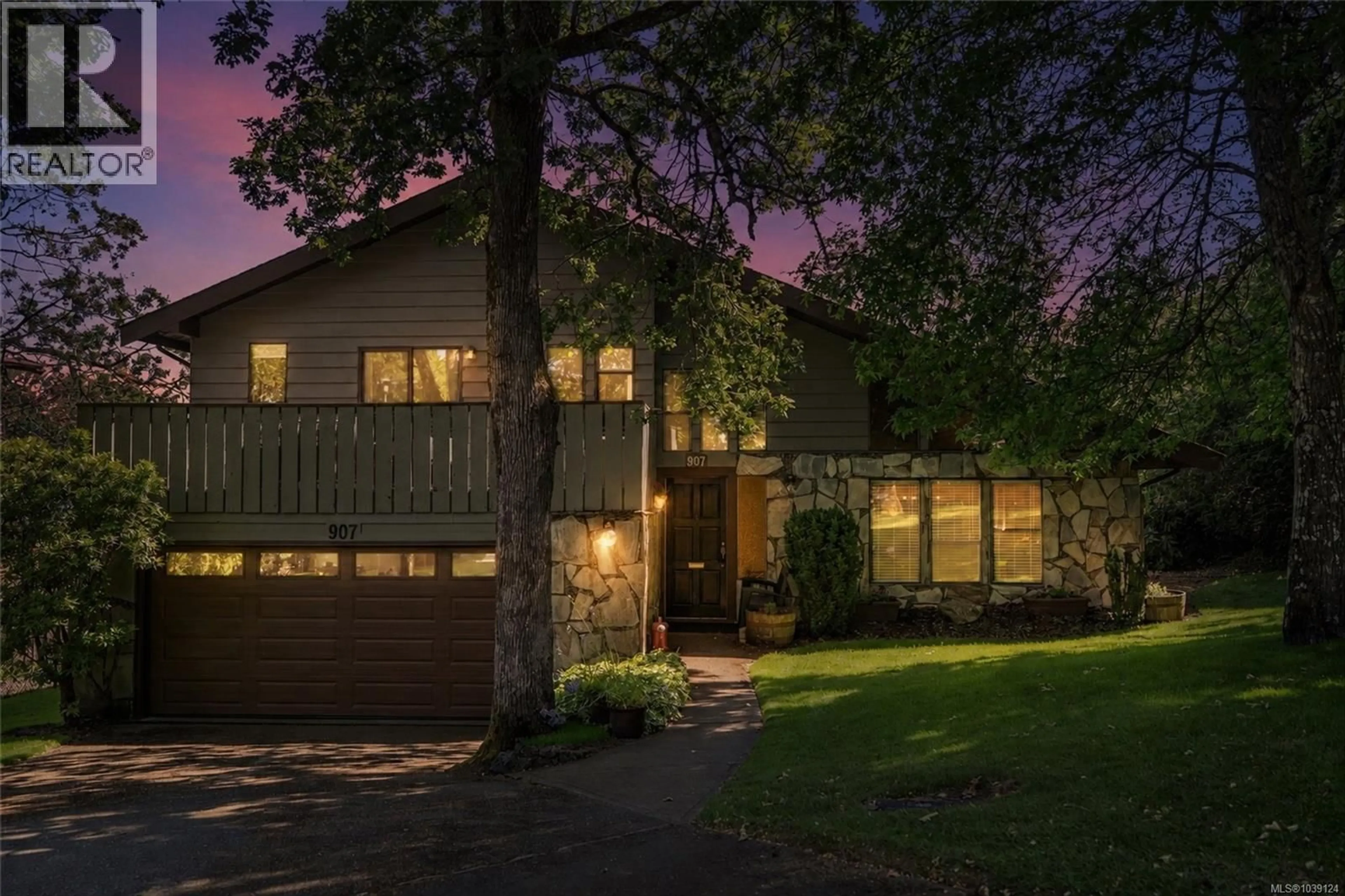 Unknown for 907 WOODHALL DRIVE, Saanich British Columbia V8X3L7
