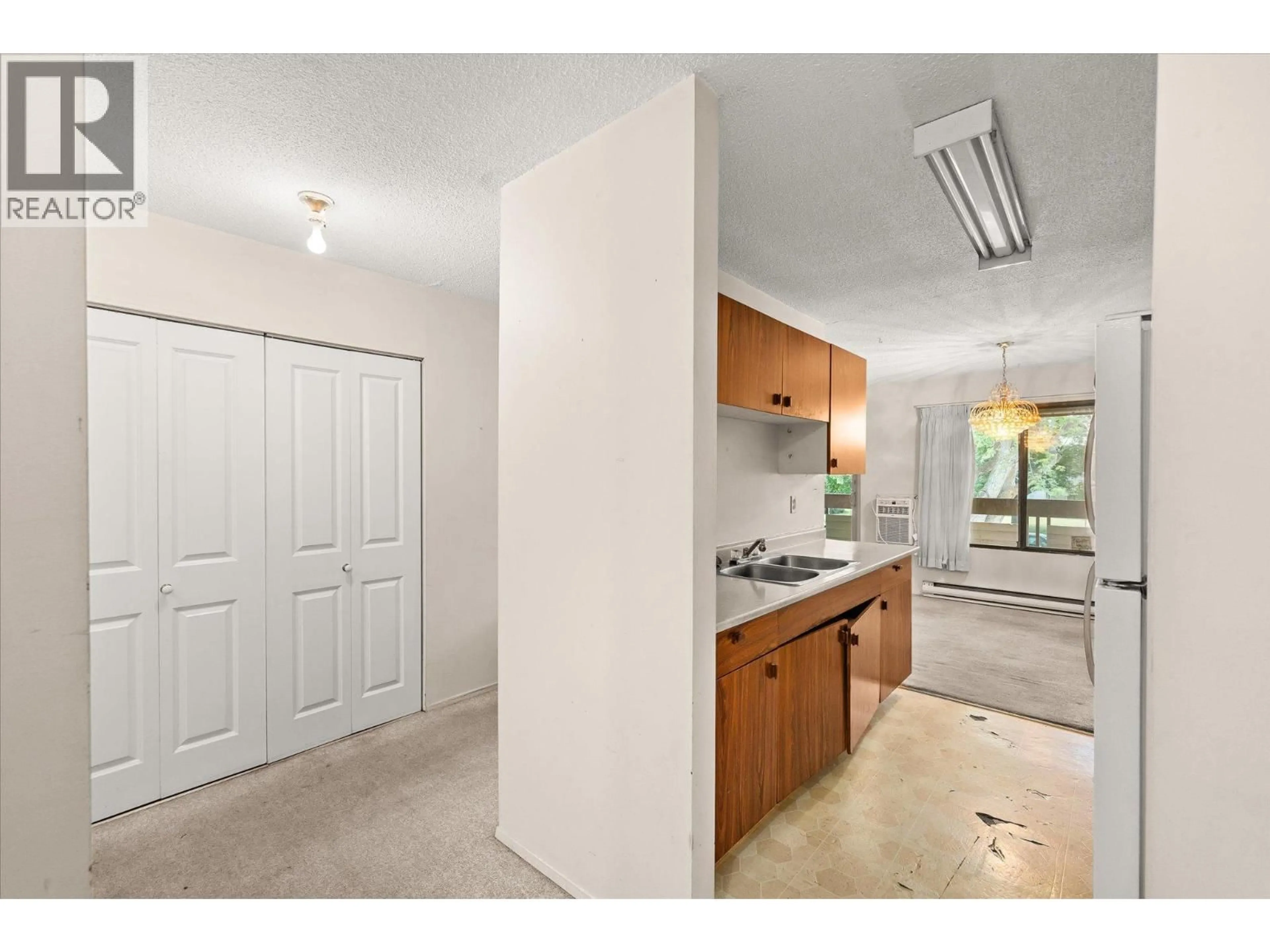 Standard kitchen, unknown for 203A - 880 BADKE ROAD, Kelowna British Columbia V1X5Z6