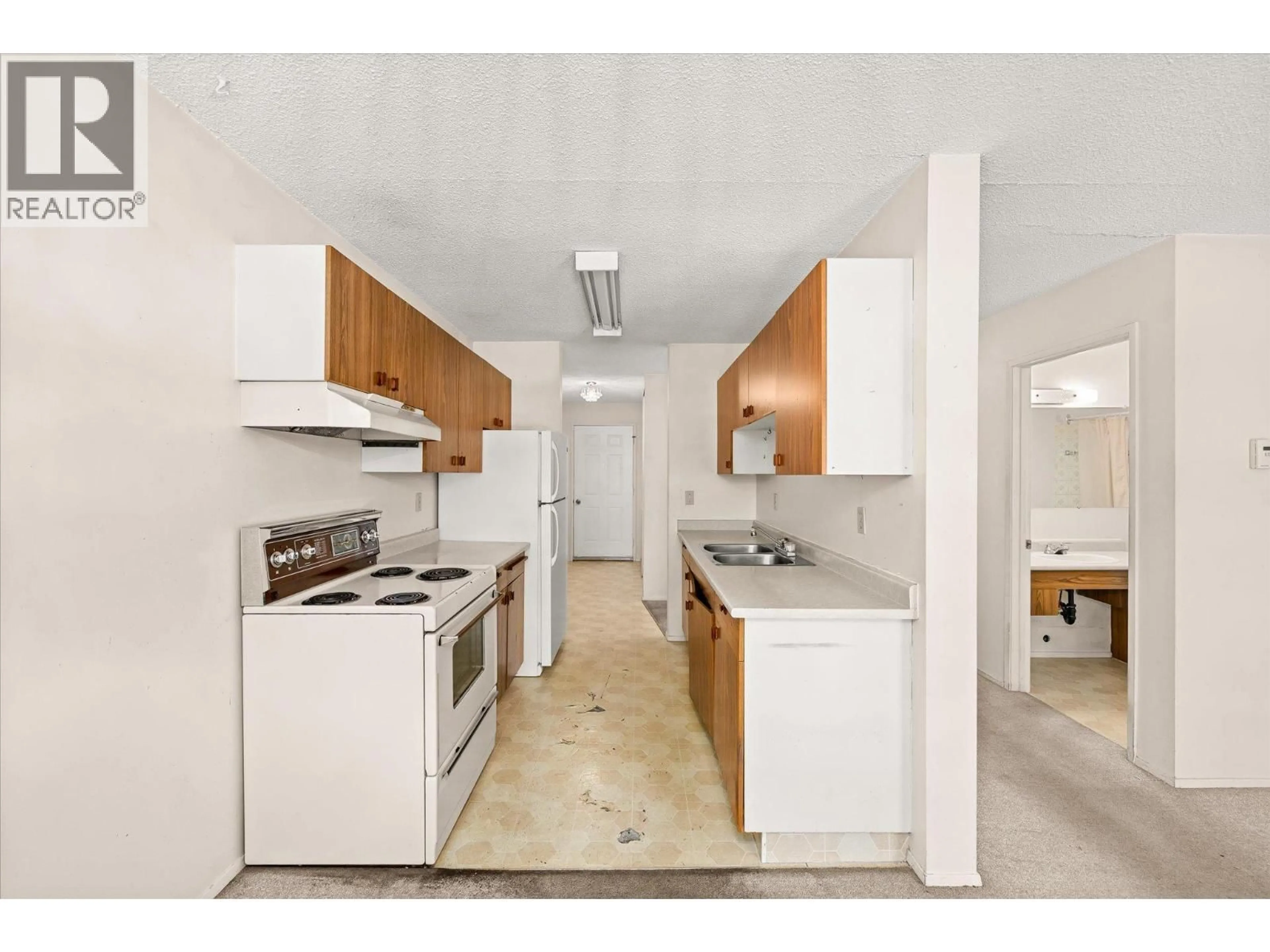 Standard kitchen, unknown for 203A - 880 BADKE ROAD, Kelowna British Columbia V1X5Z6