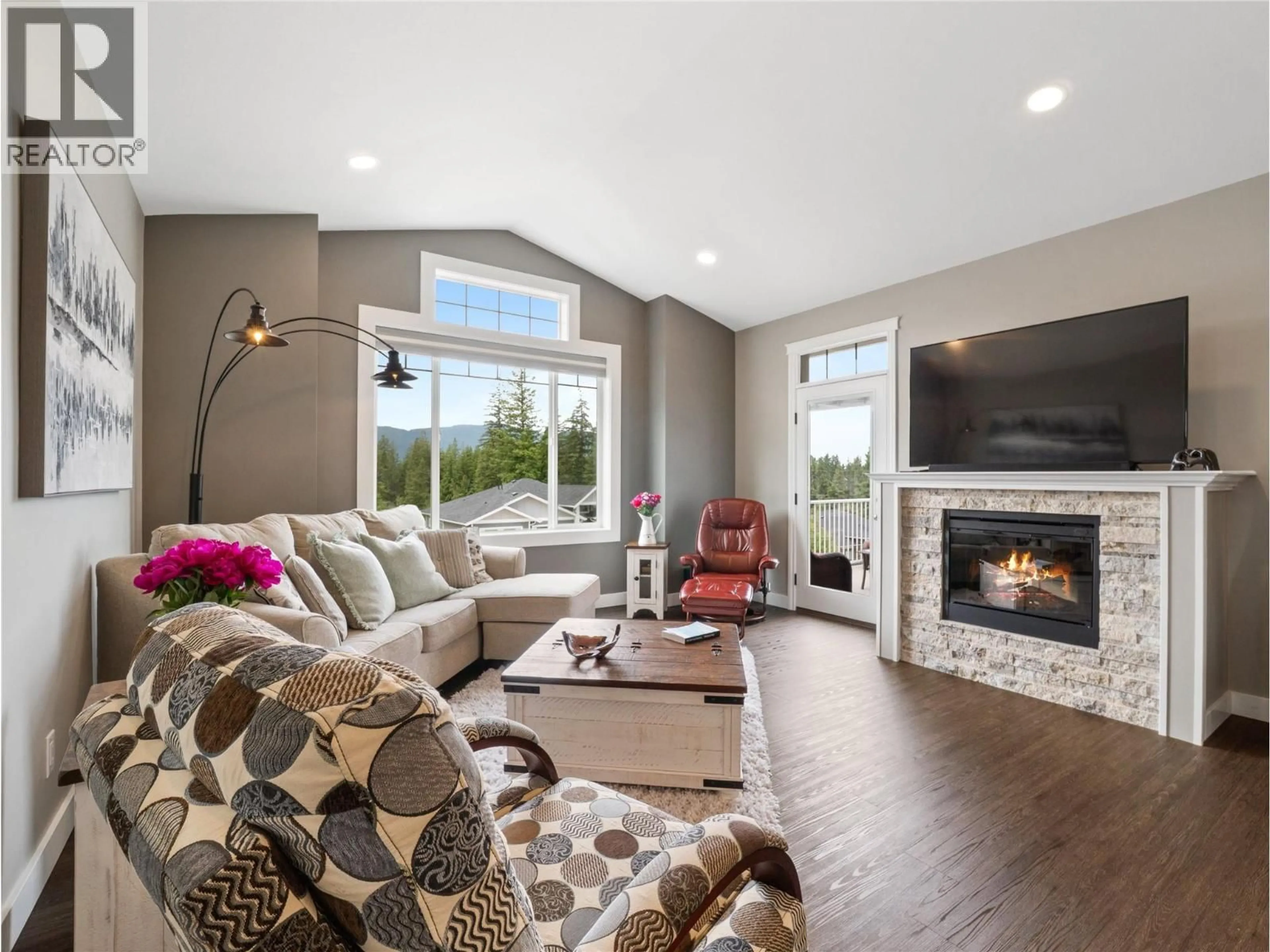 Living room with furniture, unknown for 1280 23 STREET SOUTHEAST, Salmon Arm British Columbia V1E0C7