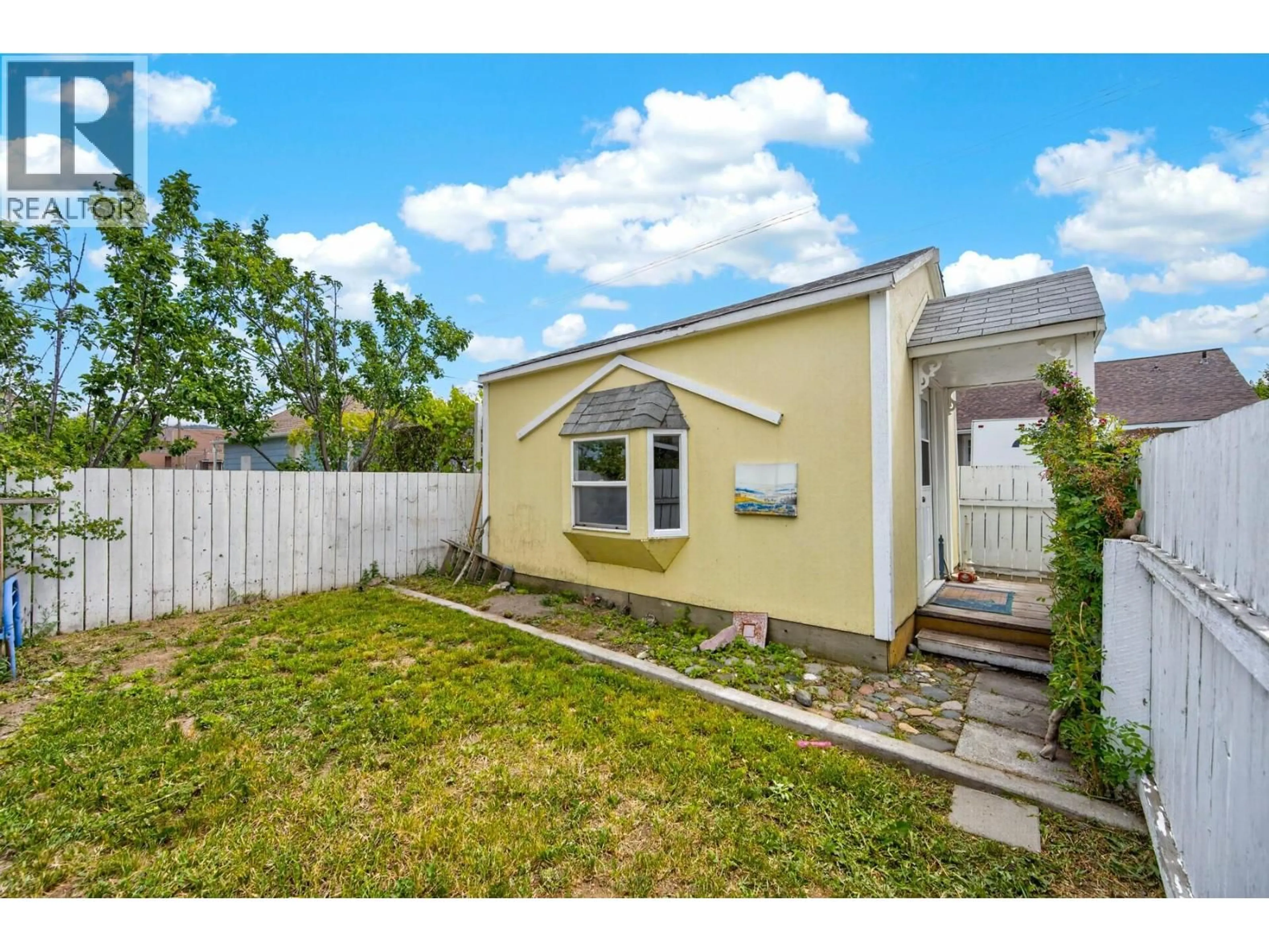 A pic from outside/outdoor area/front of a property/back of a property/a pic from drone, street for 1888 GRANITE AVENUE, Merritt British Columbia V1K1B8
