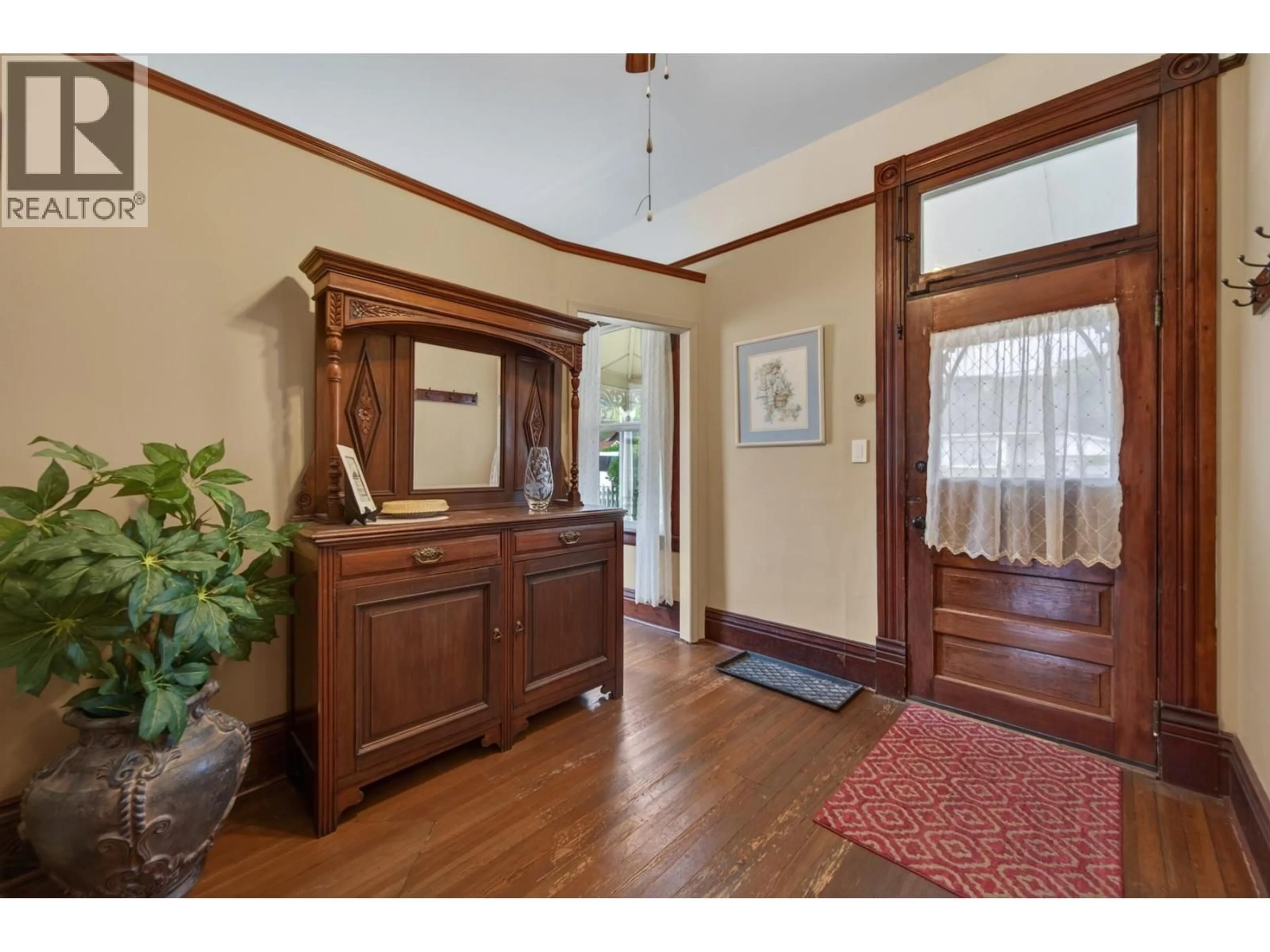 Indoor entryway for 1888 GRANITE AVENUE, Merritt British Columbia V1K1B8