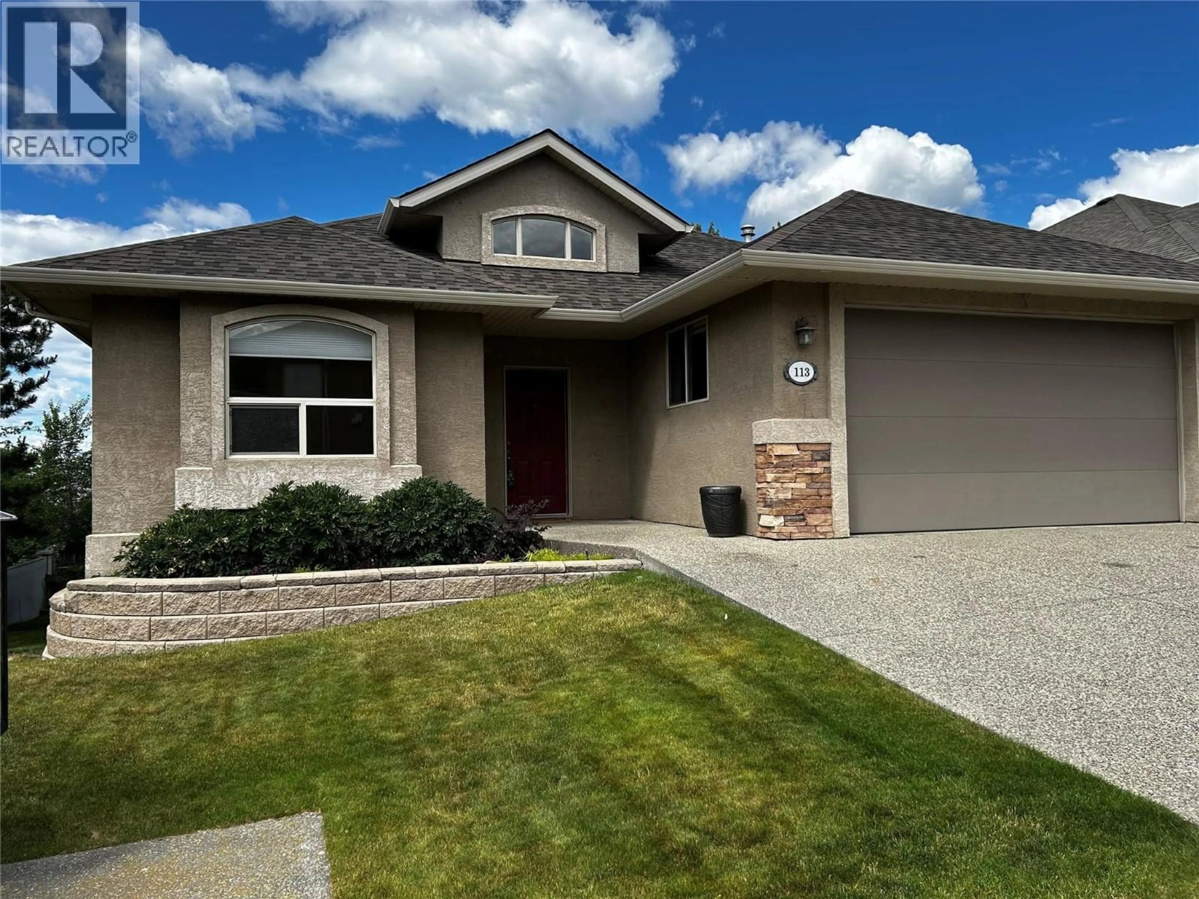 Home with vinyl exterior material, street for 113 - 901 MIDDLETON WAY ROAD, Vernon British Columbia V1T3Z1
