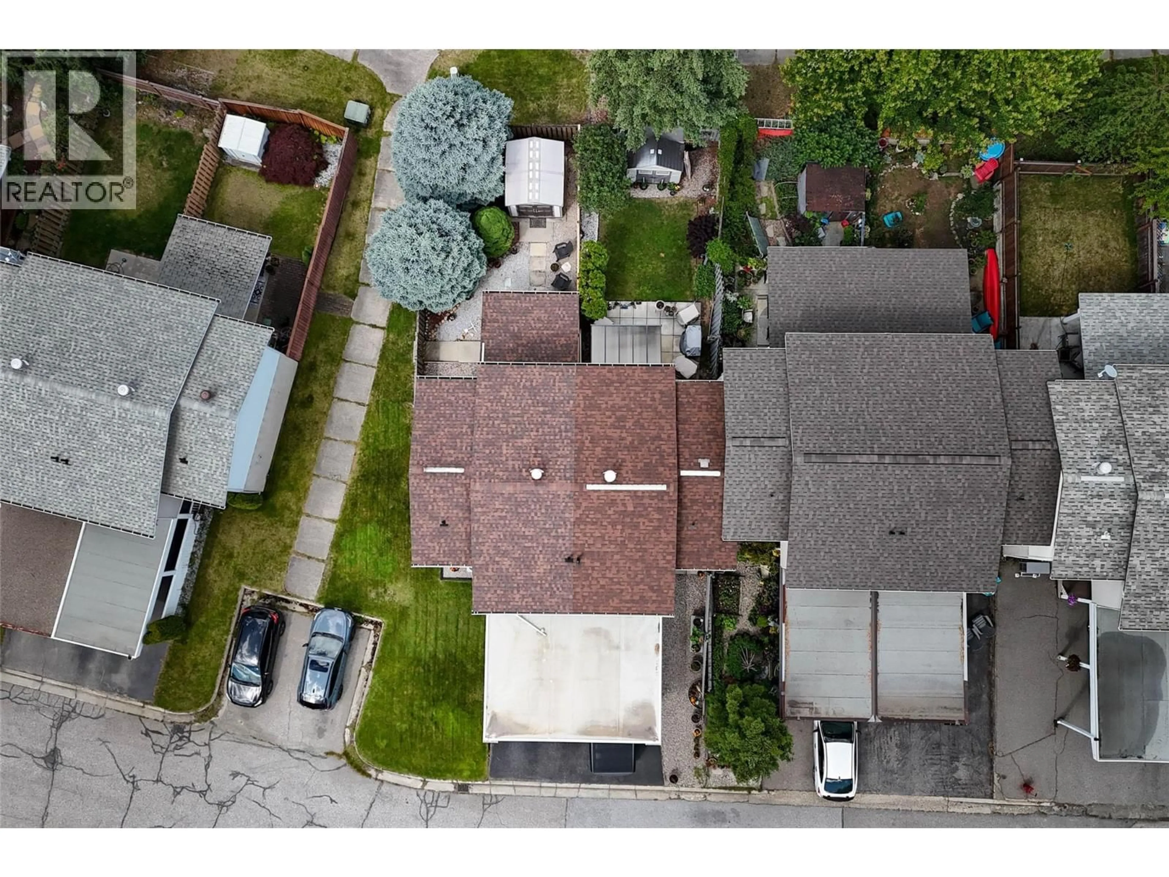 A pic from outside/outdoor area/front of a property/back of a property/a pic from drone, street for 1213 PRIMROSE STREET, Trail British Columbia V1R4M8
