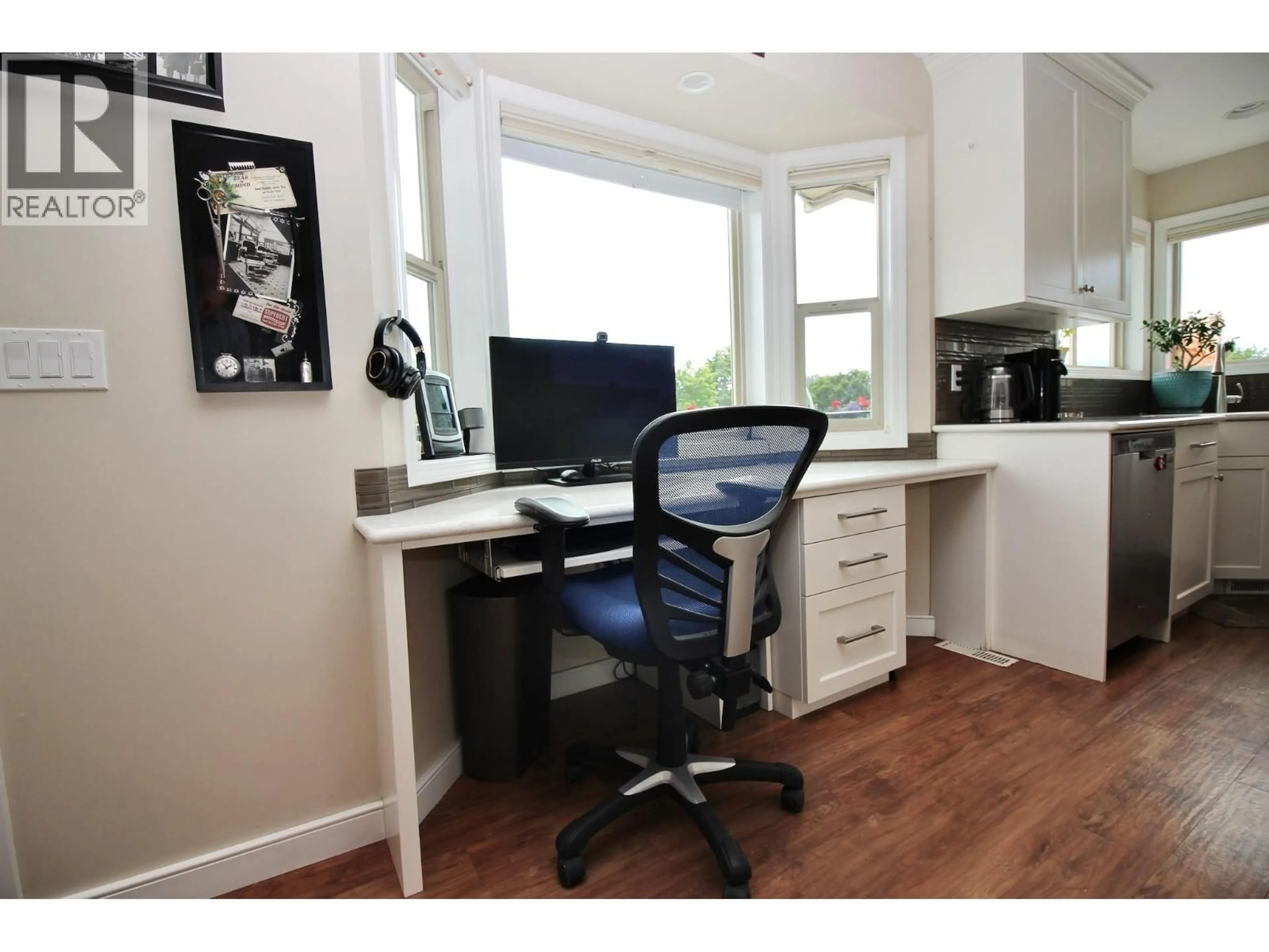 A pic of a room for 594 GLENMEADOWS ROAD, Kelowna British Columbia V1V1P3