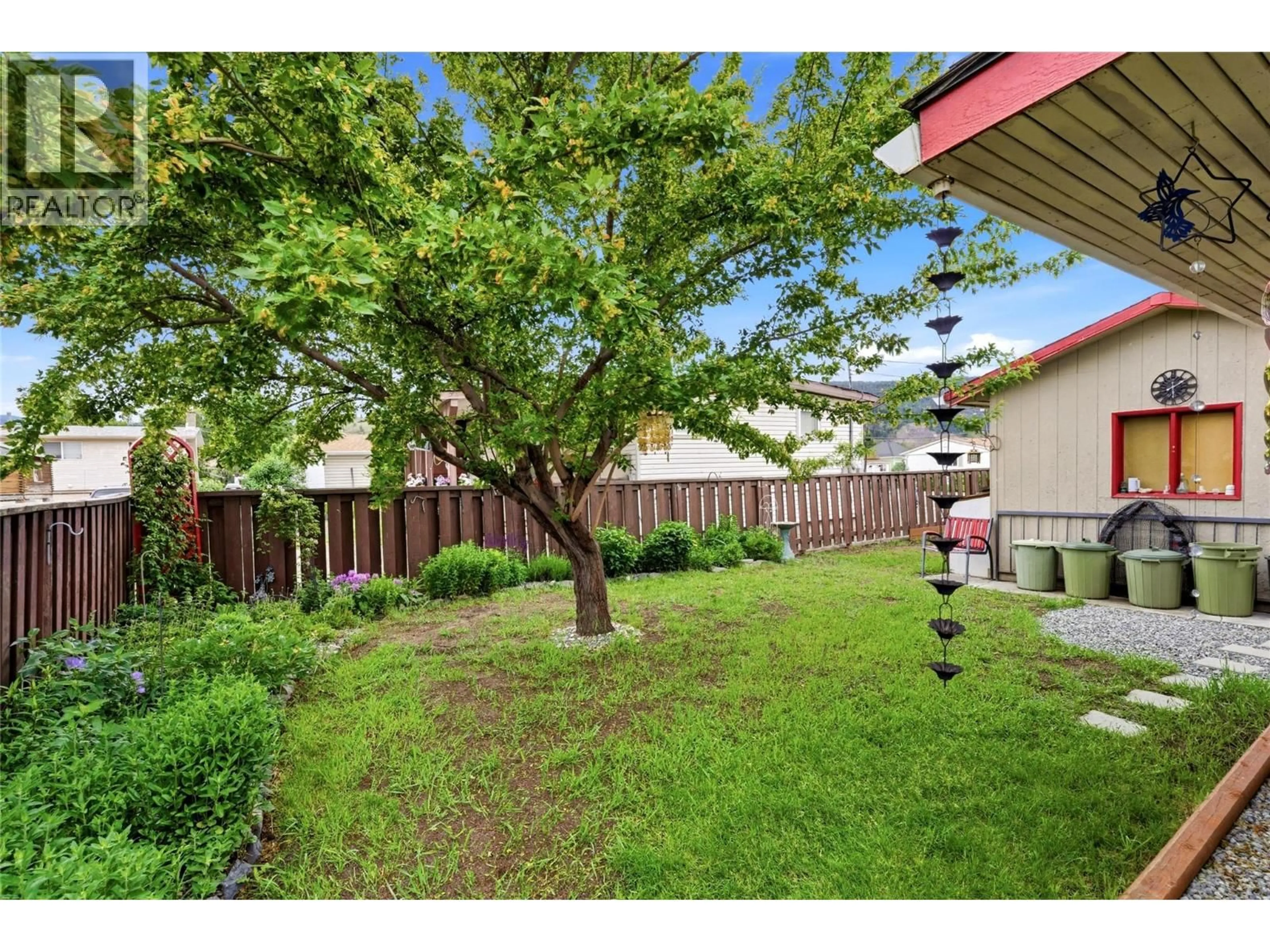 Patio, street for 2102 CLAPPERTON AVENUE, Merritt British Columbia V1K1B8