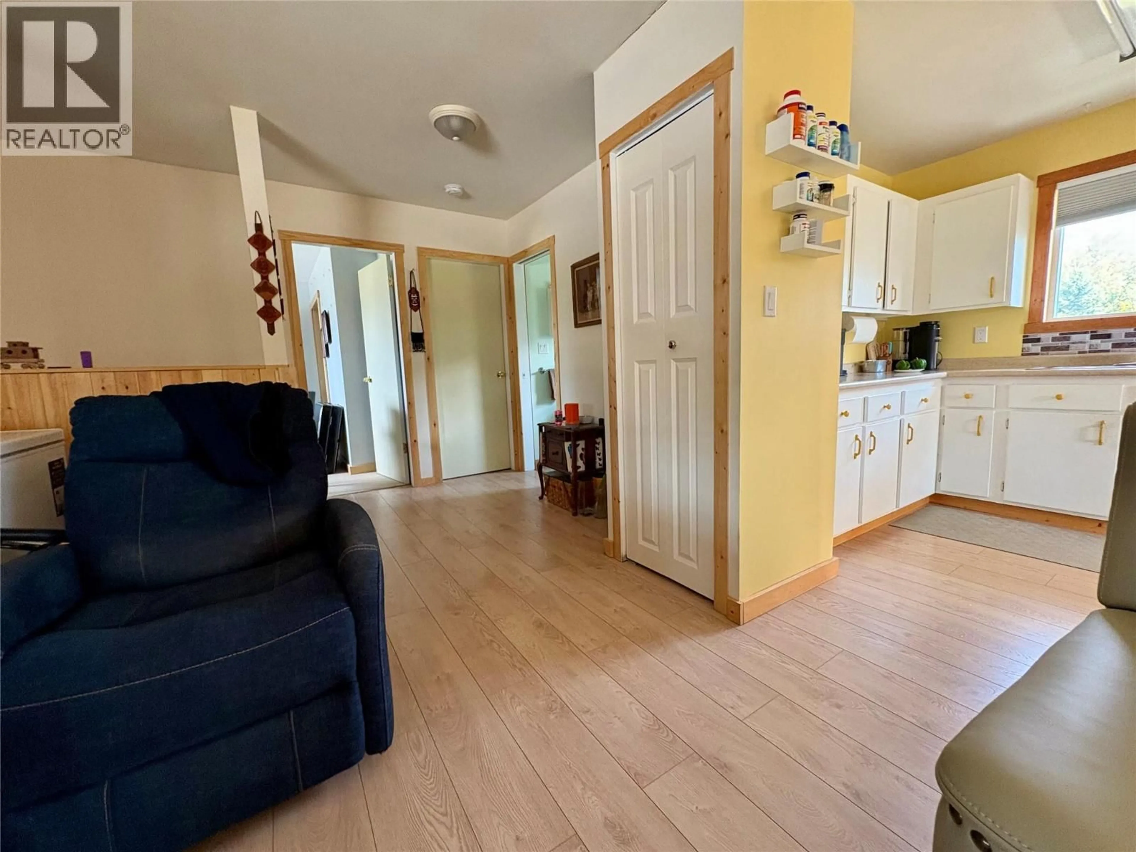 A pic of a room for 4636 KIVI CRESCENT CRESCENT, Barriere British Columbia V0e1E0