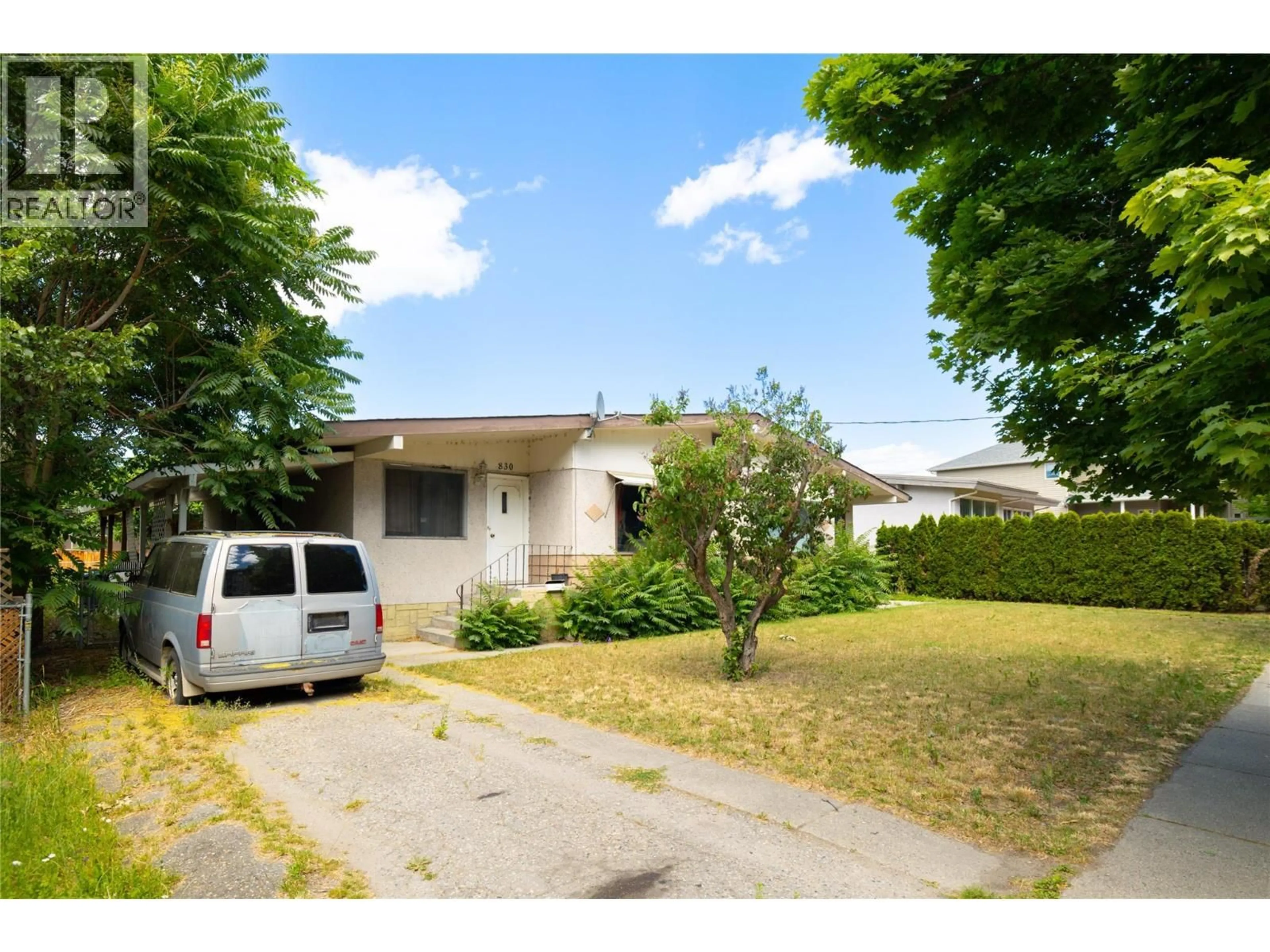Unknown for 830-832 LEON AVENUE, Kelowna British Columbia V1Y6J8