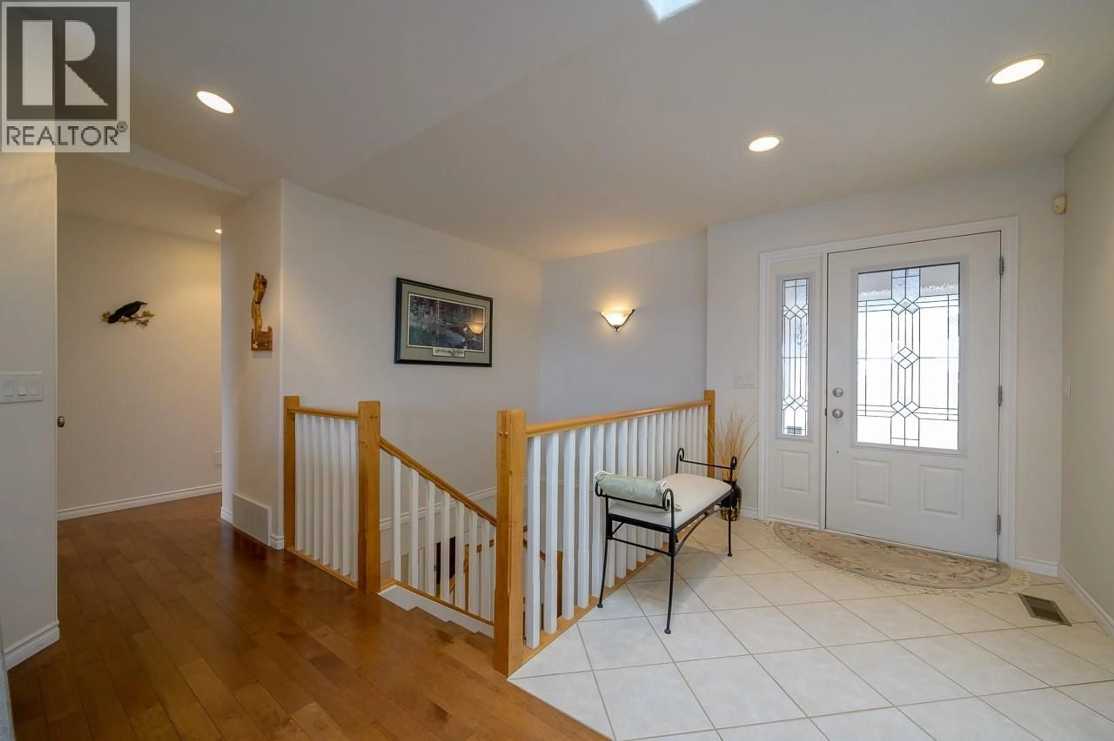 Indoor entryway for 6 - 1651 VALLEYVIEW DRIVE, Kamloops British Columbia V2C0A4