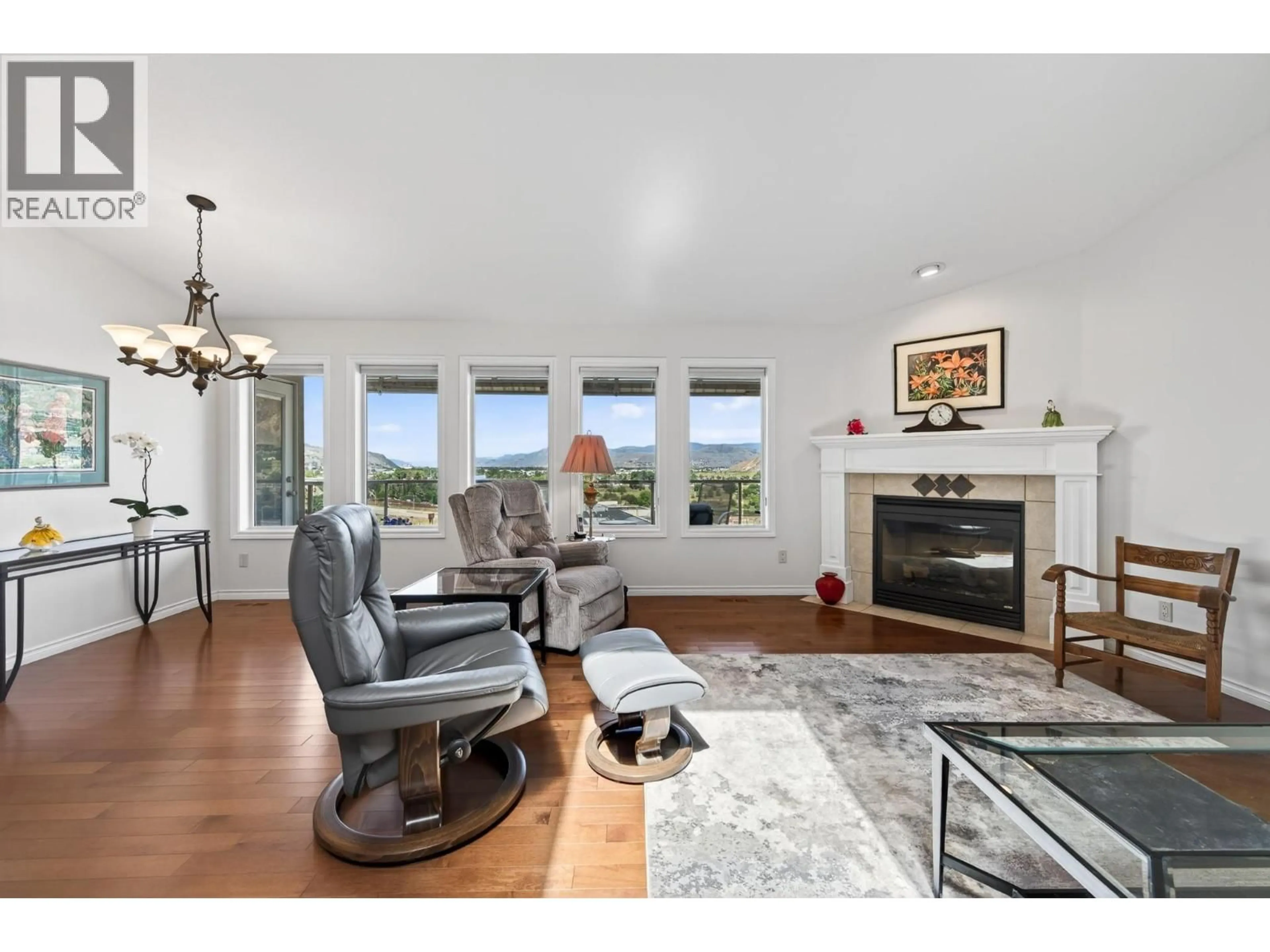 Living room with furniture, unknown for 6 - 1651 VALLEYVIEW DRIVE, Kamloops British Columbia V2C0A4