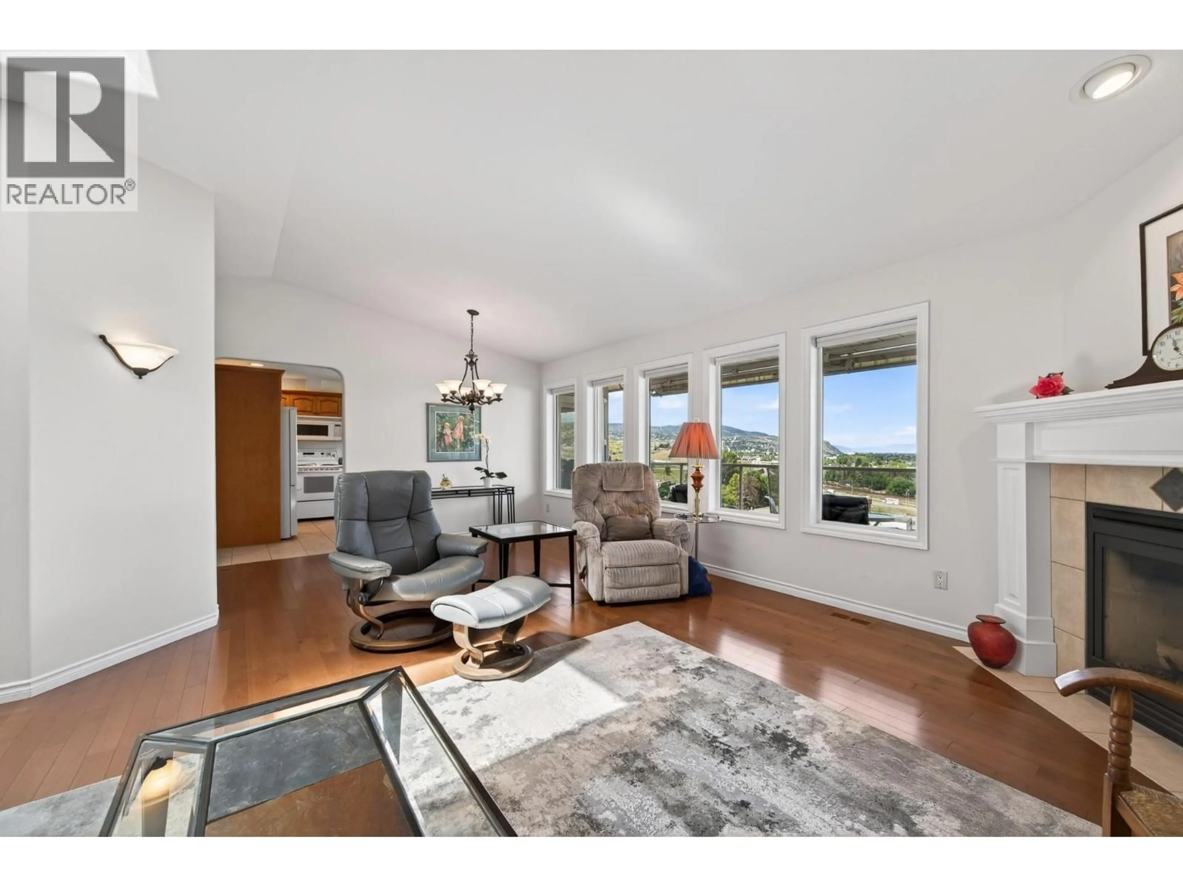 Living room with furniture, unknown for 6 - 1651 VALLEYVIEW DRIVE, Kamloops British Columbia V2C0A4