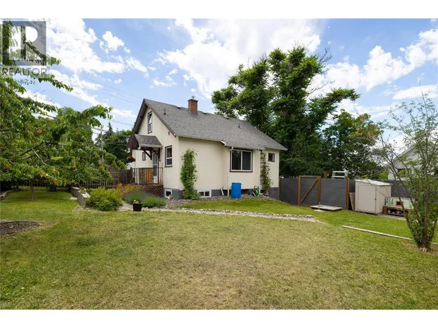 2105 32 AVENUE, Vernon 4