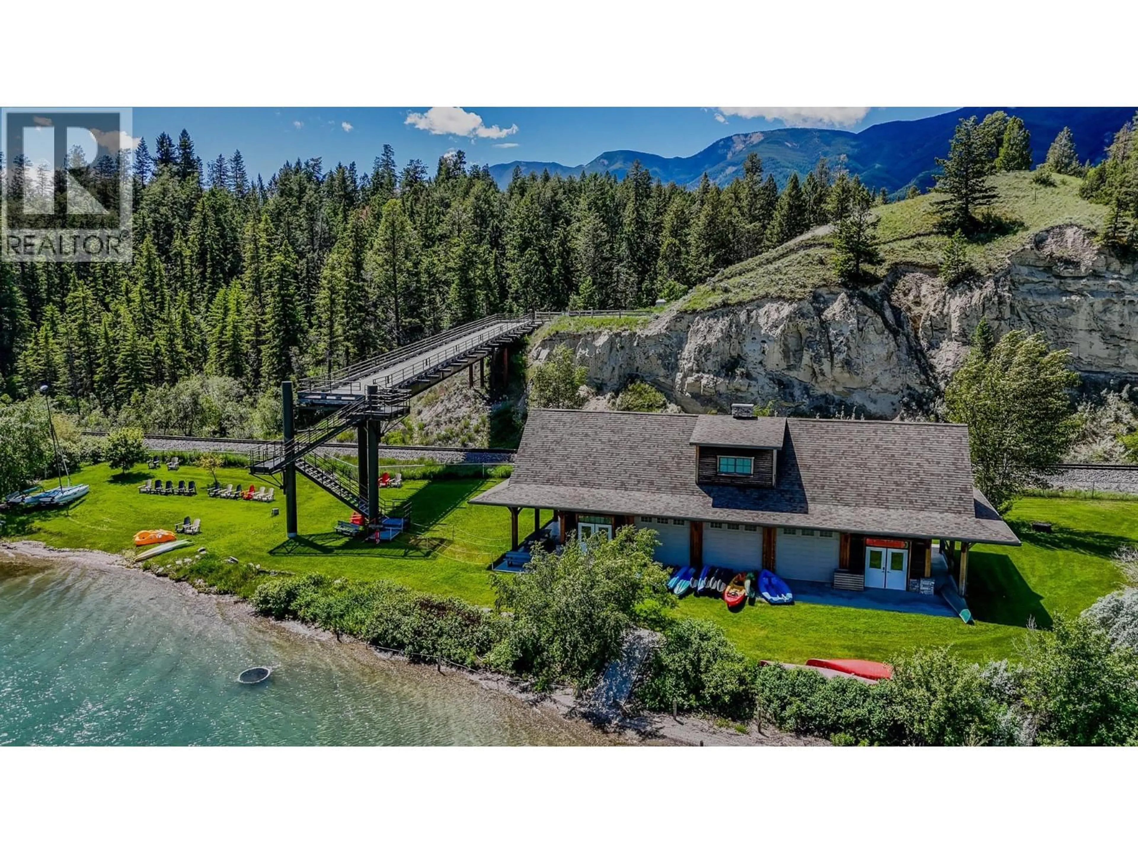 A pic from outside/outdoor area/front of a property/back of a property/a pic from drone, water/lake/river/ocean view for 21 - 6800 COLUMBIA LAKE ROAD, Fairmont Hot Springs British Columbia V0B1L2