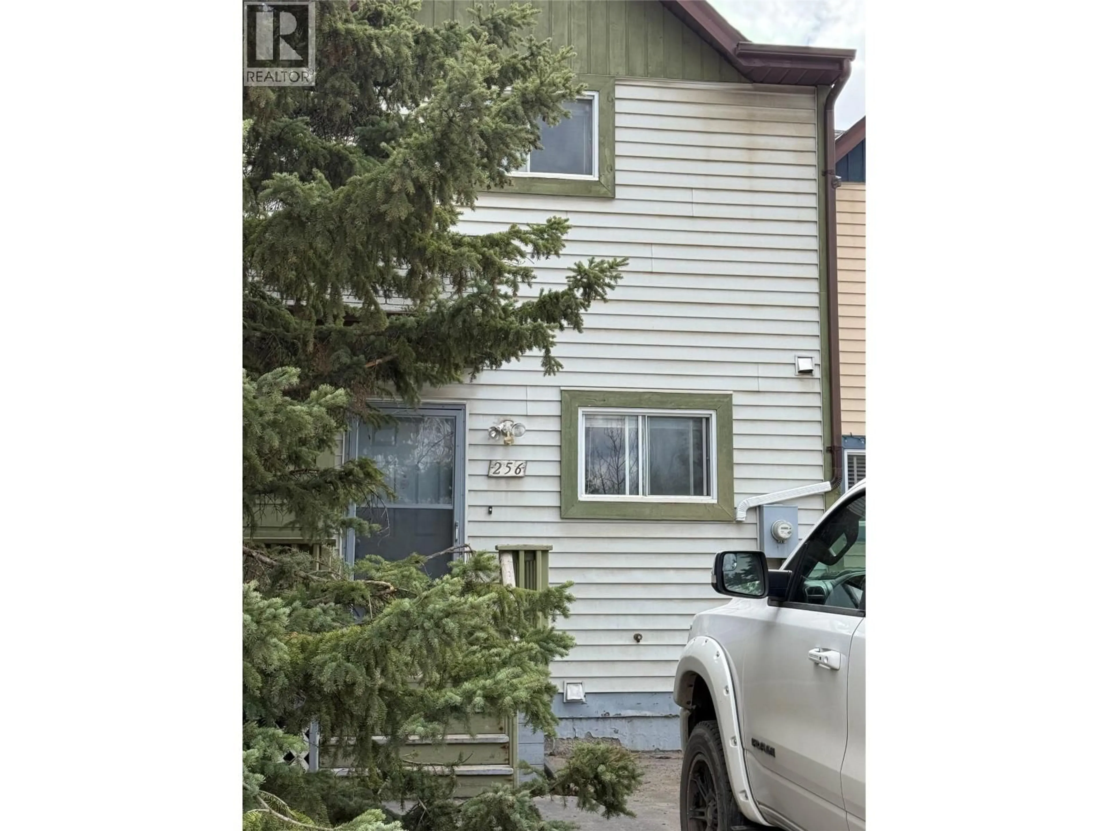 Home with vinyl exterior material, street for 256 SPIEKER AVENUE, Tumbler Ridge British Columbia V0C2W0