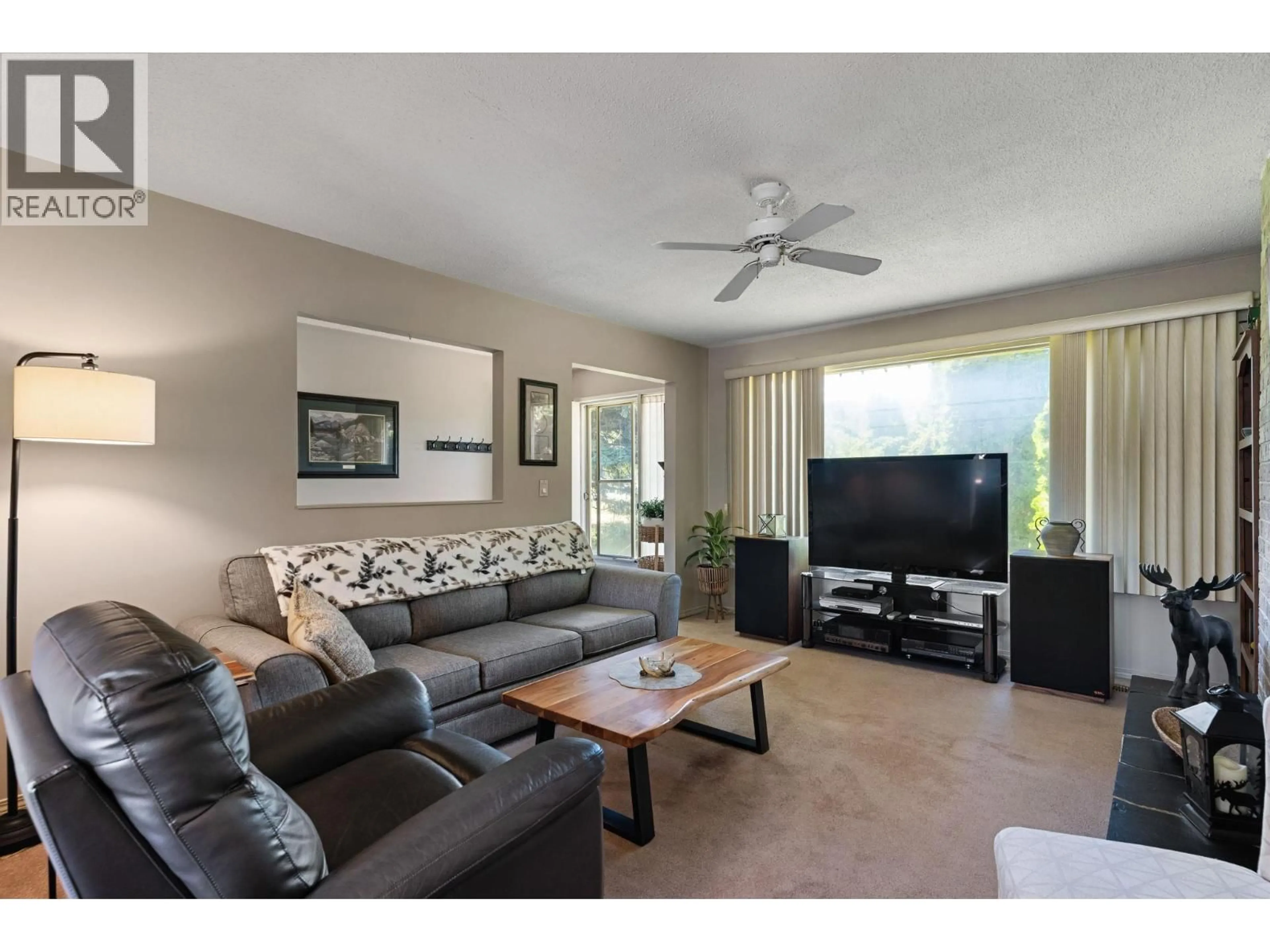 Living room with furniture, unknown for 844 HUBBARD ROAD, Kelowna British Columbia V1W1N4