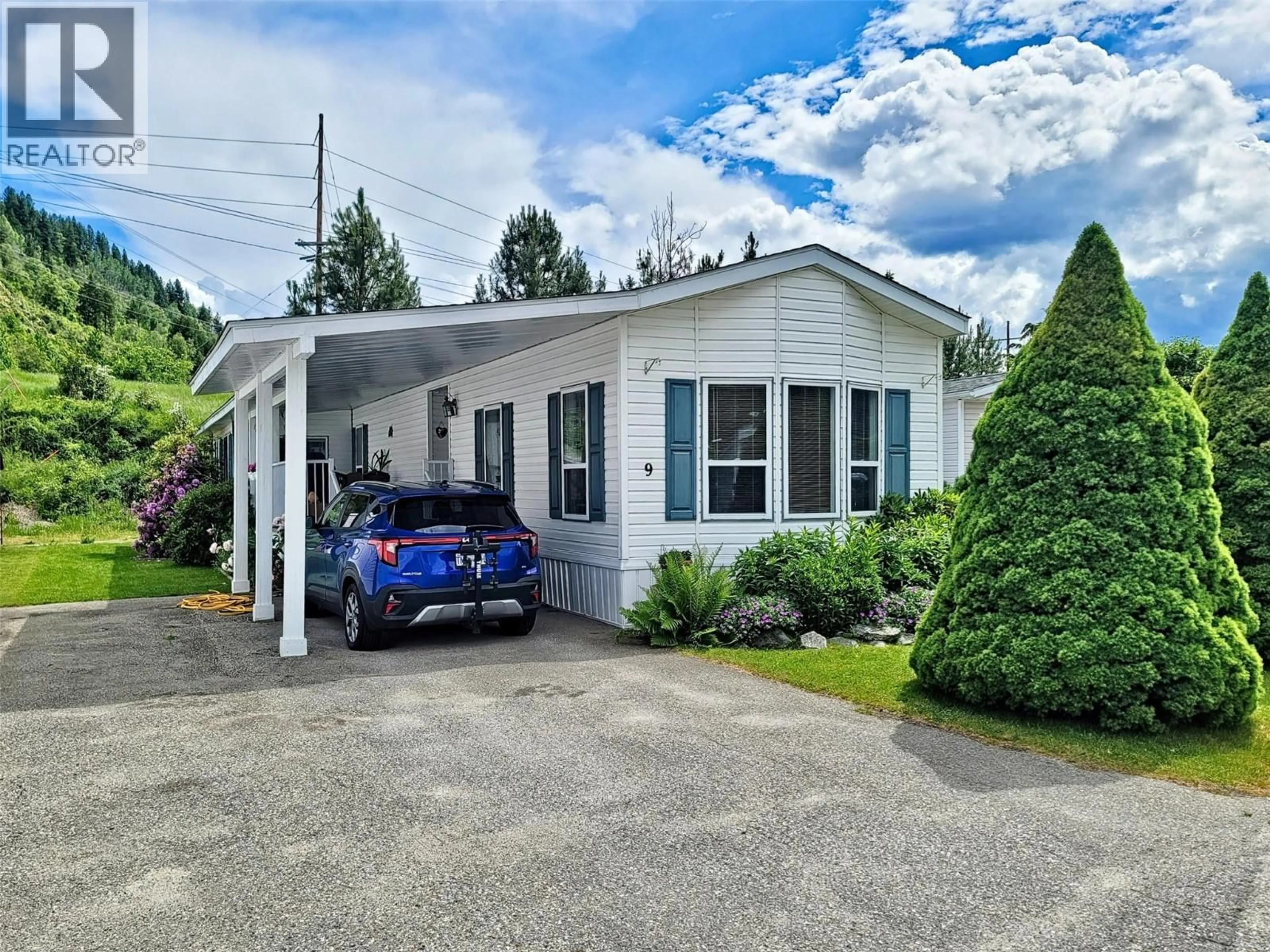 Indoor garage for 9 - 651 ROSEDALE ROAD, Castlegar British Columbia V1N4L2