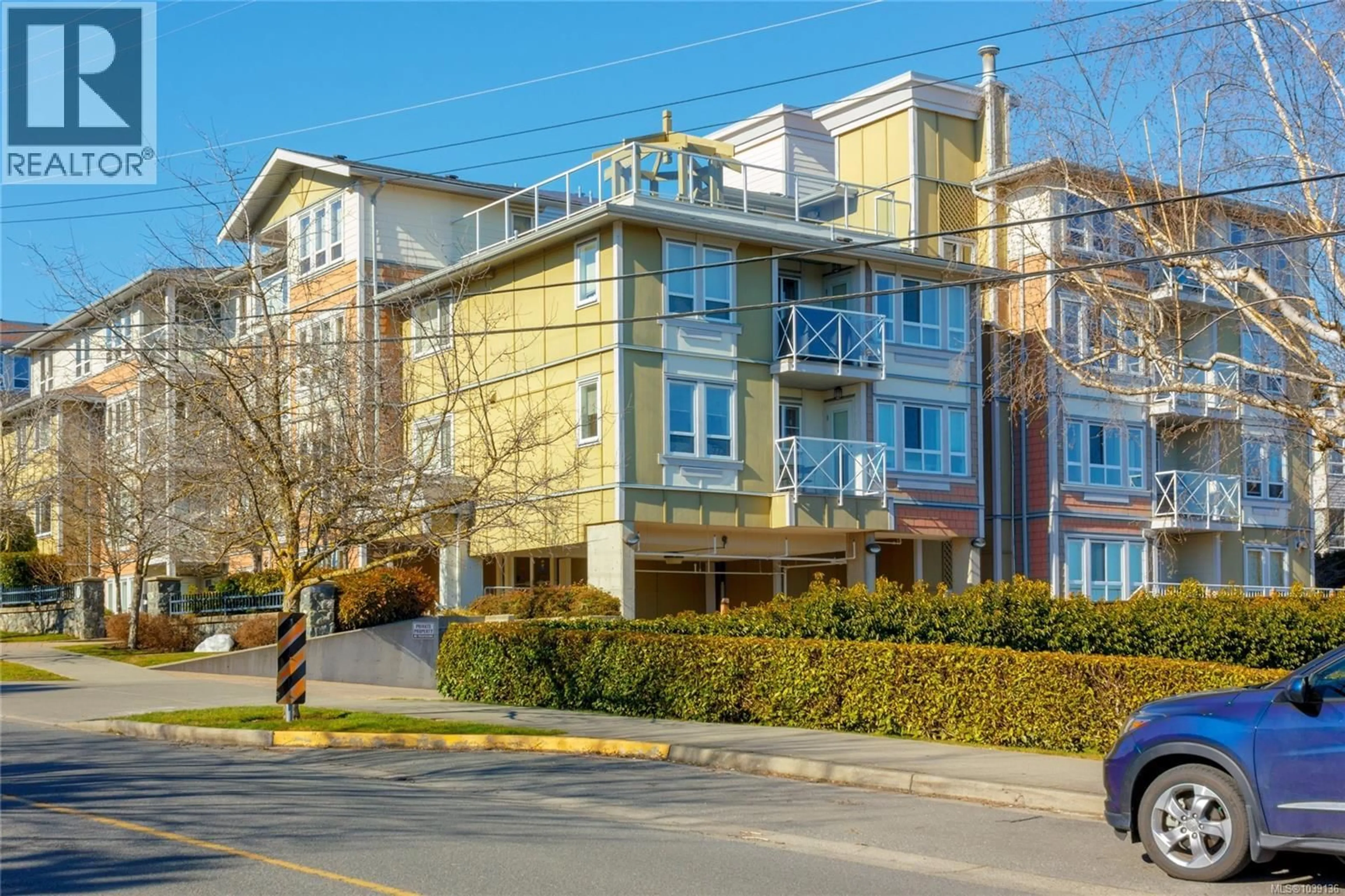 Patio, building for 105 - 1514 CHURCH AVENUE, Saanich British Columbia V8P0A3