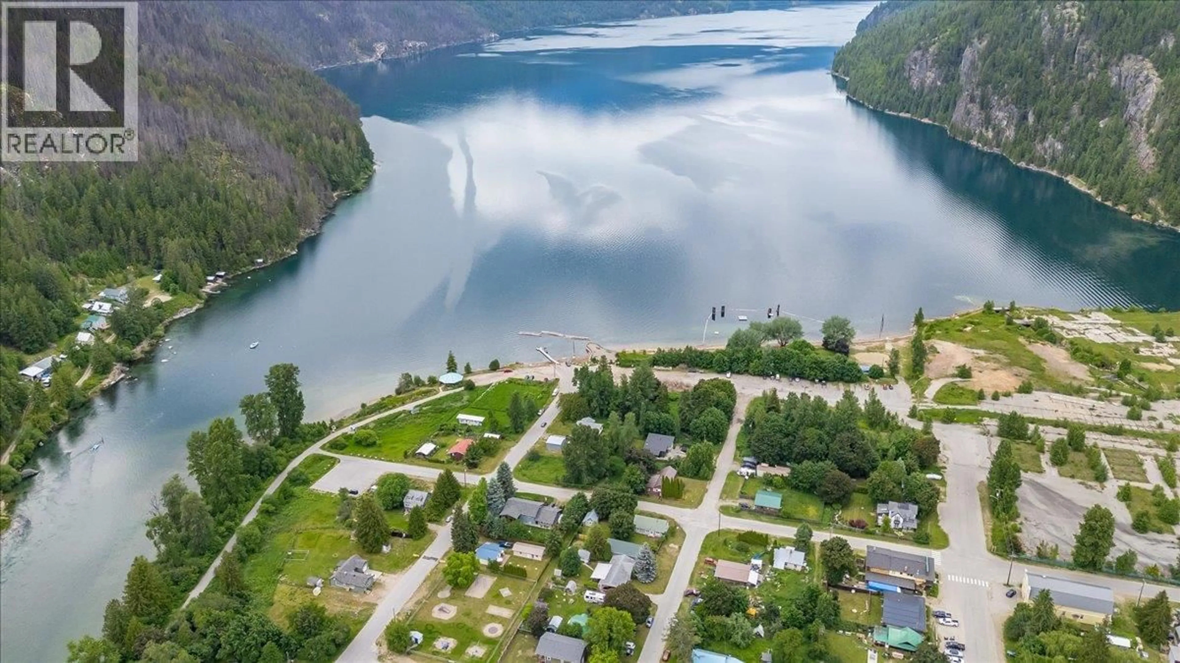 A pic from outside/outdoor area/front of a property/back of a property/a pic from drone, water/lake/river/ocean view for 507 ARTHUR STREET, Slocan British Columbia V0G2C0