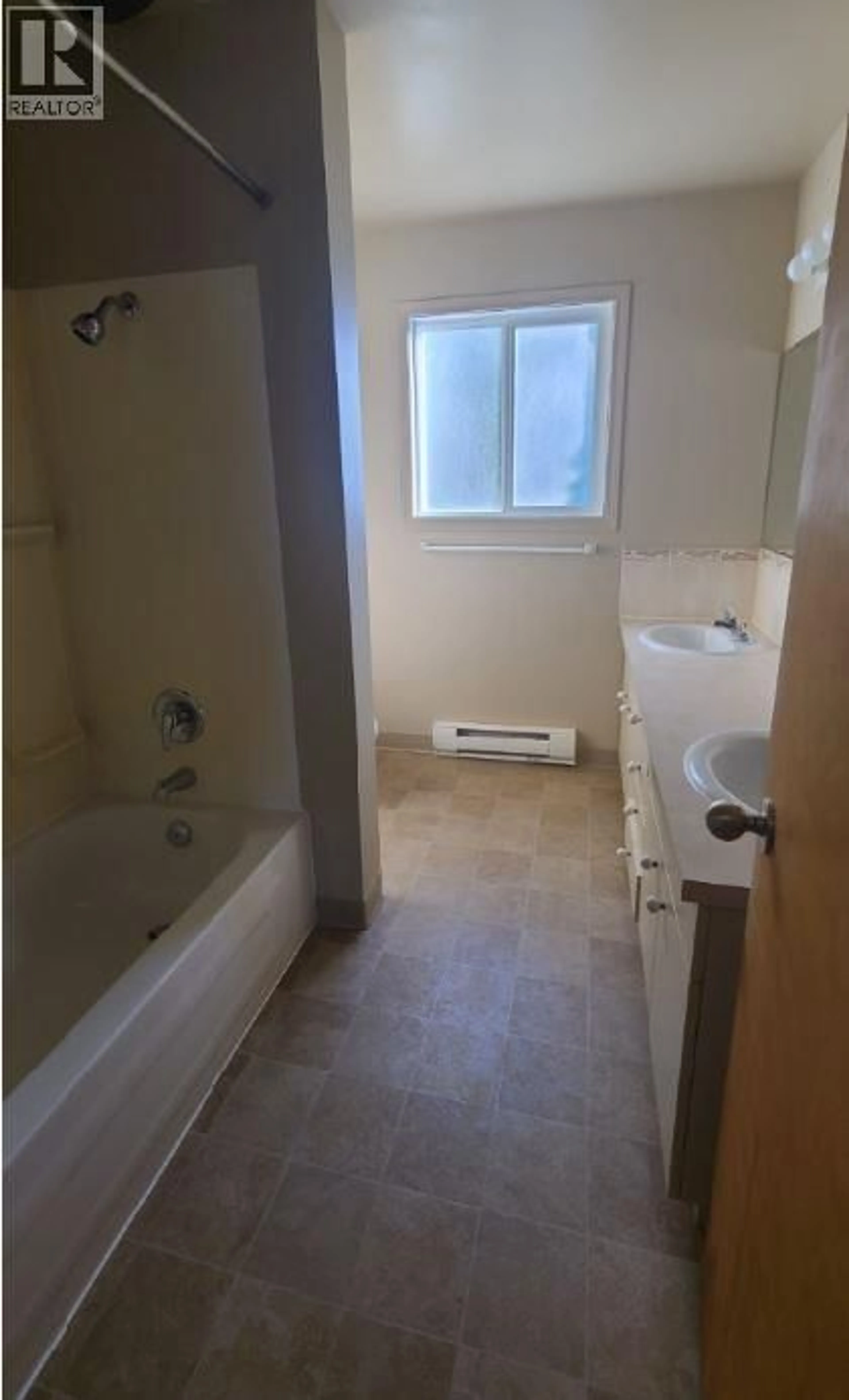 Standard bathroom, unknown for 307 NORTON STREET, Penticton British Columbia V2A4H9