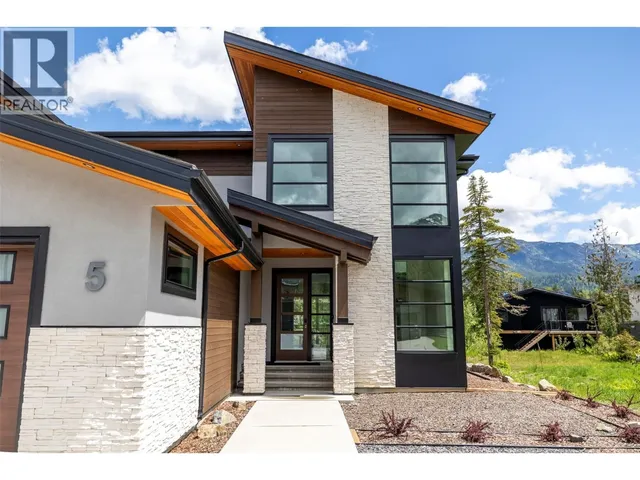 5 MAMMOTH DRIVE, Fernie 3